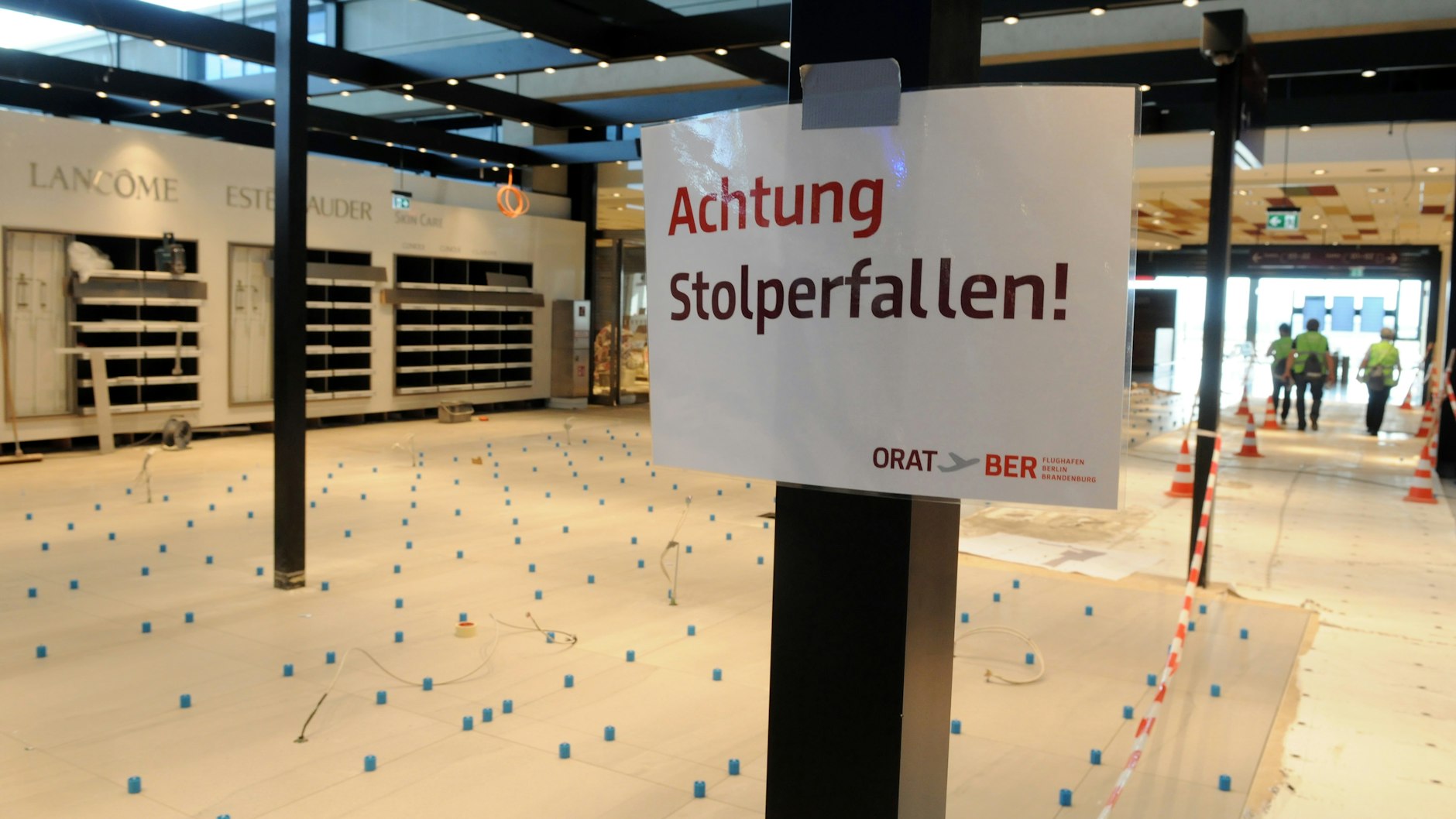 Vielerorts wird am Flughafen noch gebaut.