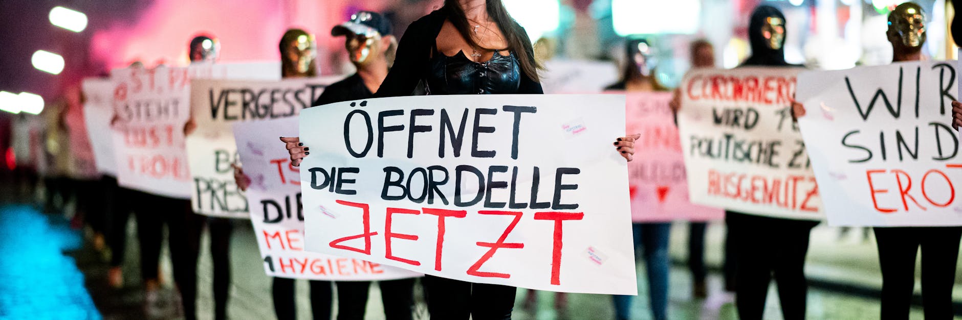 Sexarbeiterinnen demonstrieren in Hamburg für ein Ende der Corona-Verbote.