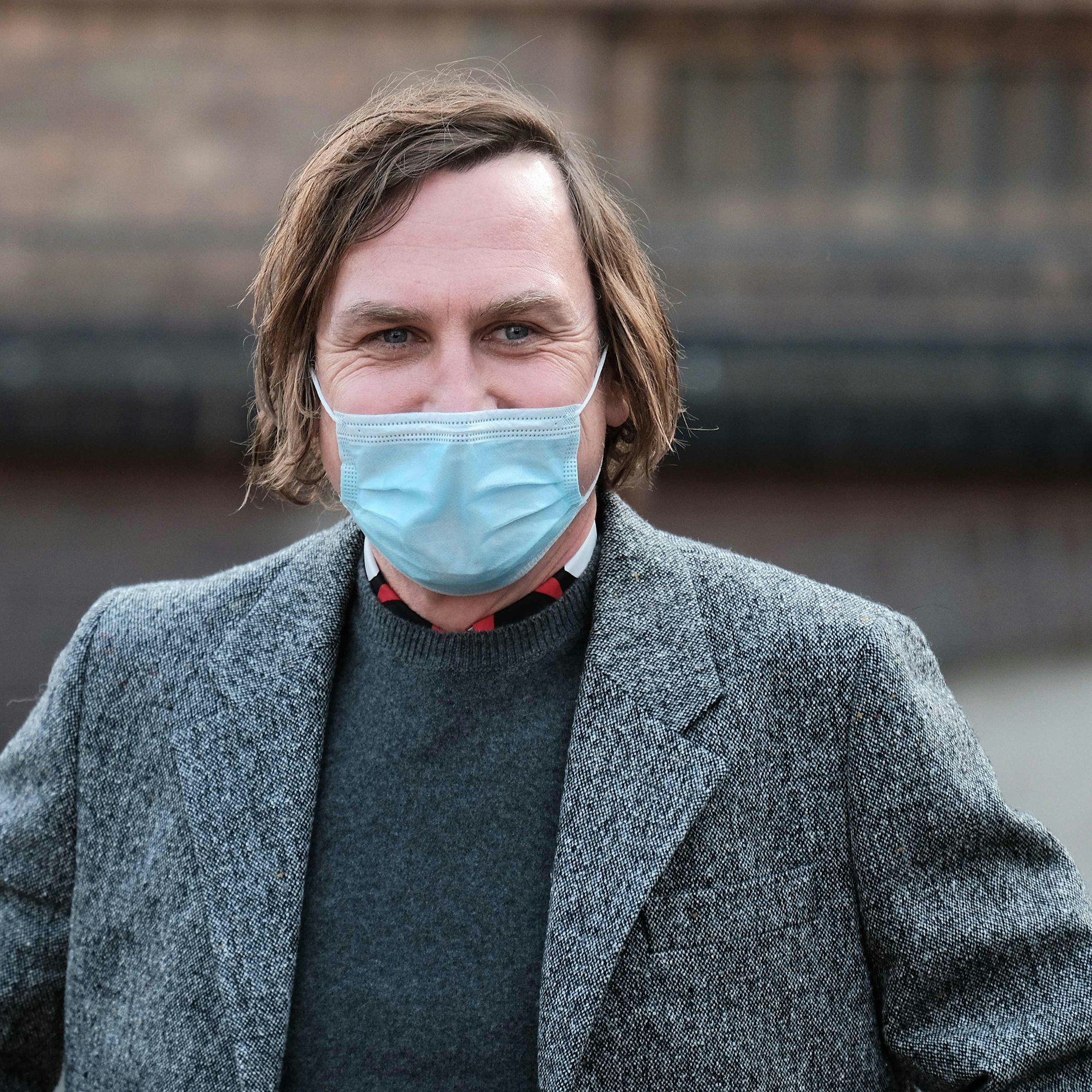 Lars Eidinger&nbsp;kam  mit Mundschutz zur Verleihung.<br><br>