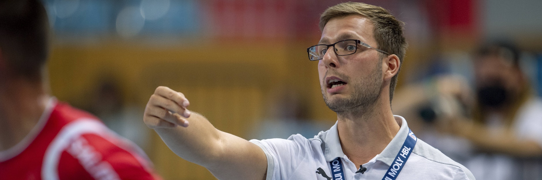 Füchse-Trainer Jaron Siewert freut sich auf das Kräftemessen mit dem THW Kiel.