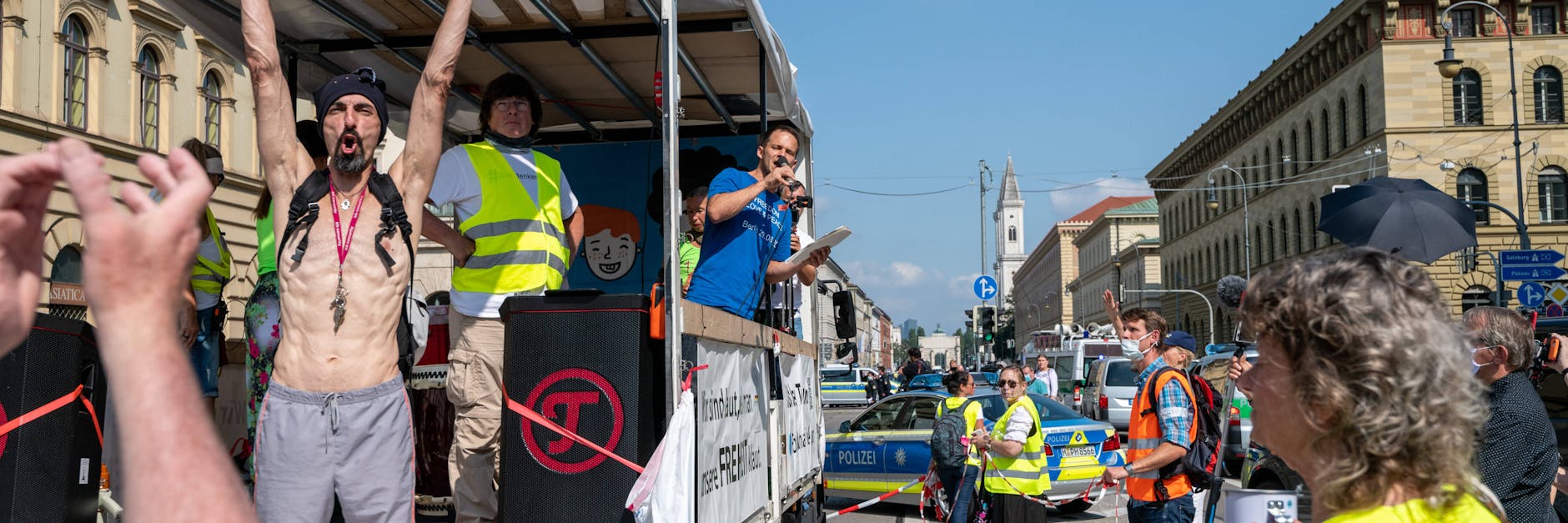Der Demozug der Corona-Leugner in München wurde mangels Masken gestoppt.