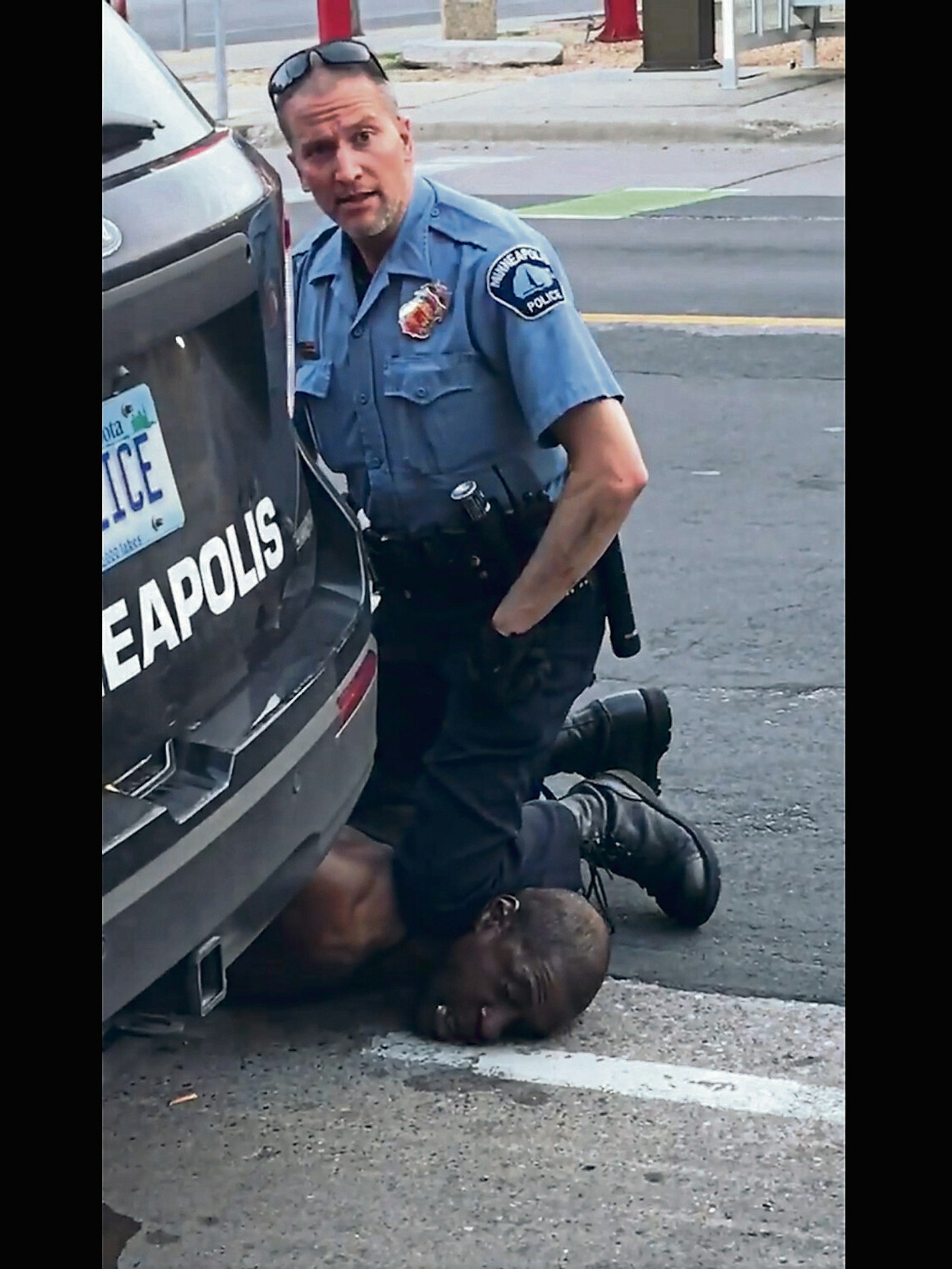 Der tödliche Einsatz in Minneapolis: Polizist Derek Chauvin drückt George Floyd minutenlang sein Knie in den Nacken.