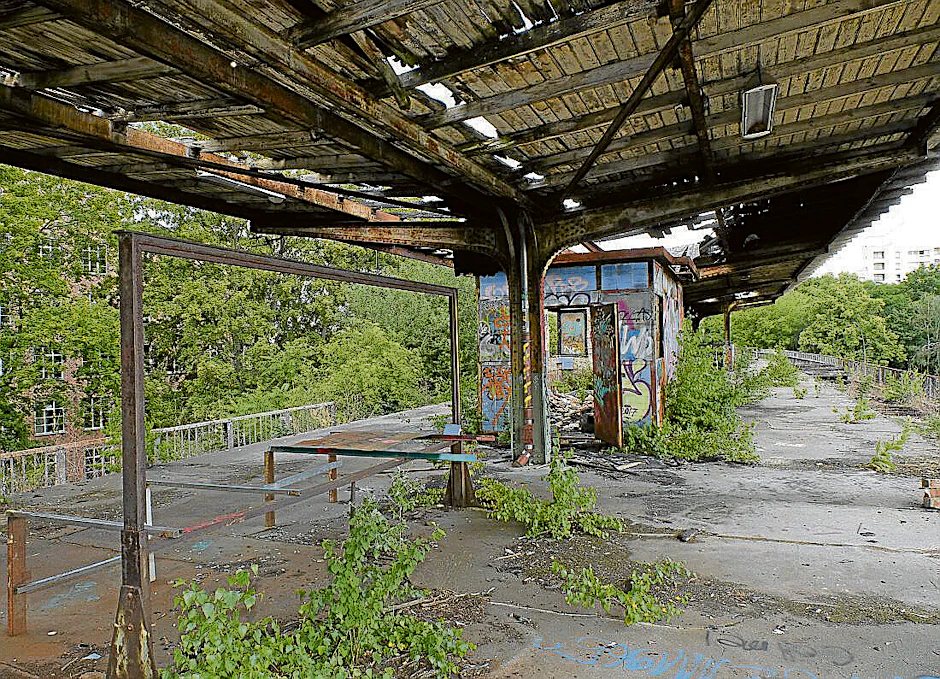 Der S-Bahnhof Wernerwerk in der Siemensstadt. Seit 1980 ist auf der Siemensbahn kein Zug mehr gefahren. Ab Ende 2029 soll eine S-Bahn-Fahrt von hier zum Hauptbahnhof knapp 20 Minuten dauern – so jedenfalls der Plan.