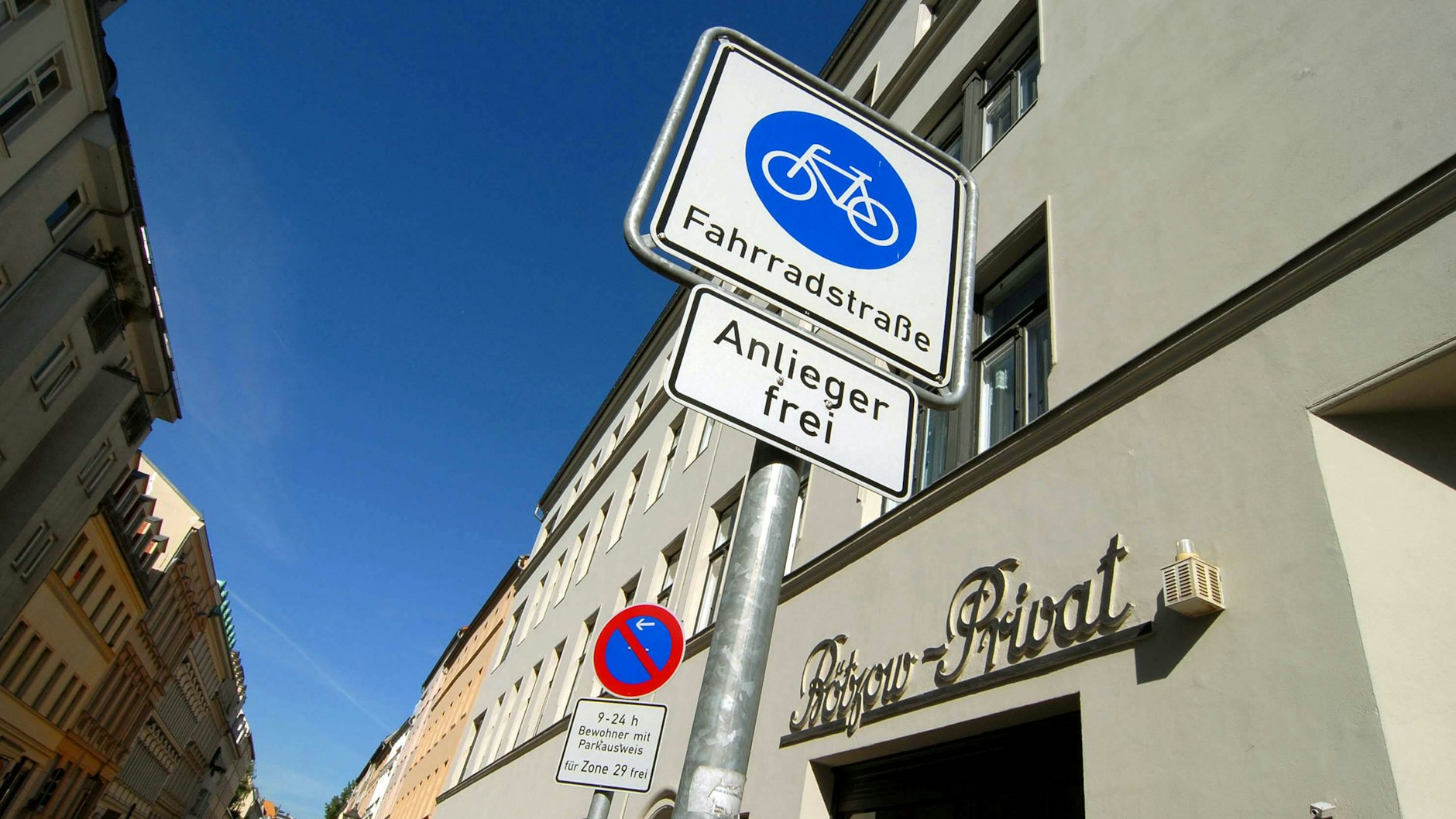 Sieben neue Fahrradstraßen für Mitte: nebeneinander radeln erlaubt