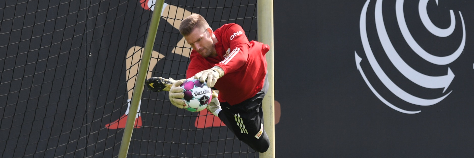 Ball im Blick: Unions Schlussmann Andreas Luthe.