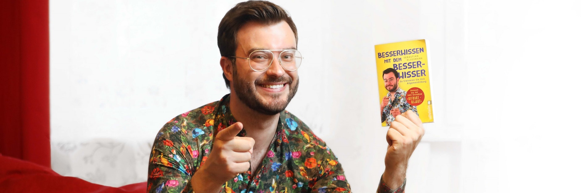 Sebastian Klussmann und sein Buch „Besserwissen mit dem Besserwisser“.