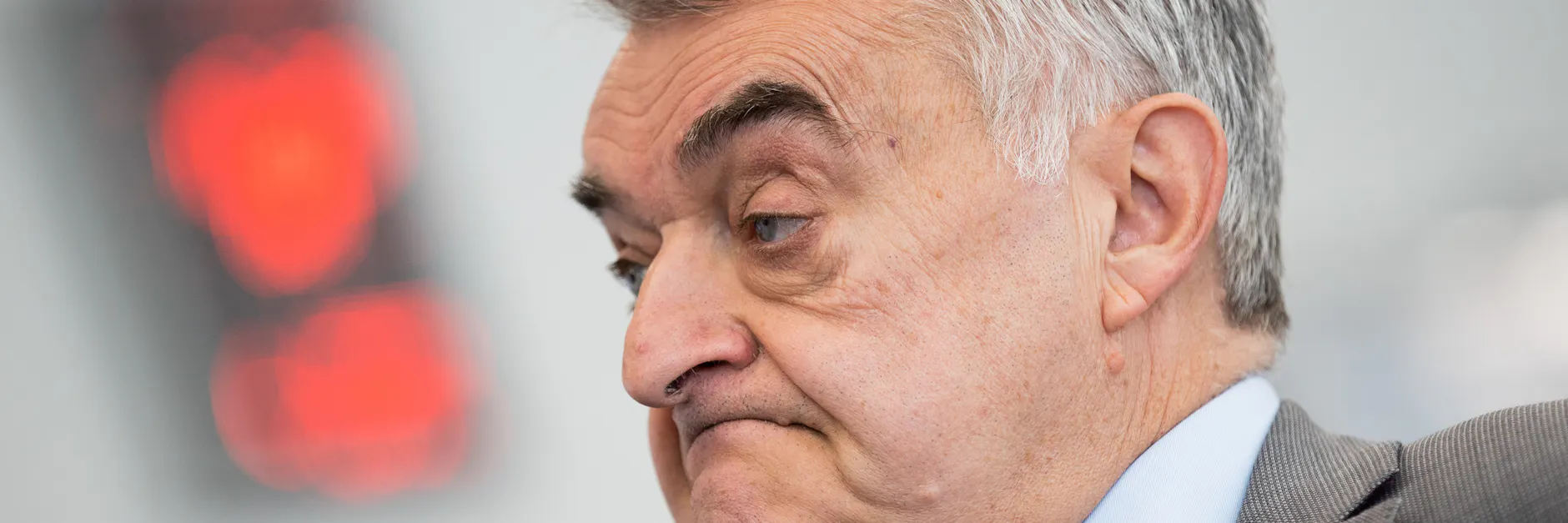 NRW-Innenminister Herbert Reul (CDU) ist entsetzt und spricht von einer „Schande für die Polizei“.