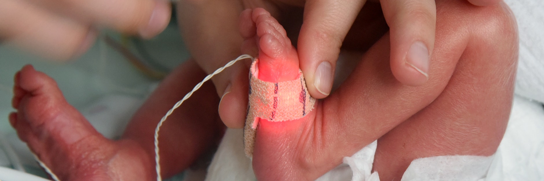 Eltern von Frühchen könnten mehr Geld bekommen.