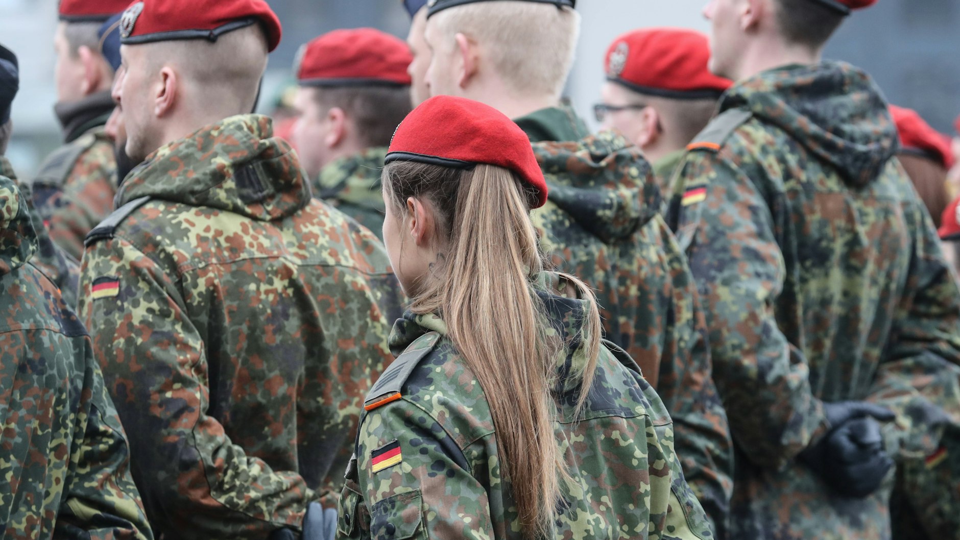 In der Bundeswehr ist es gegenüber Homosexuellen zu Diskriminierungen gekommen.