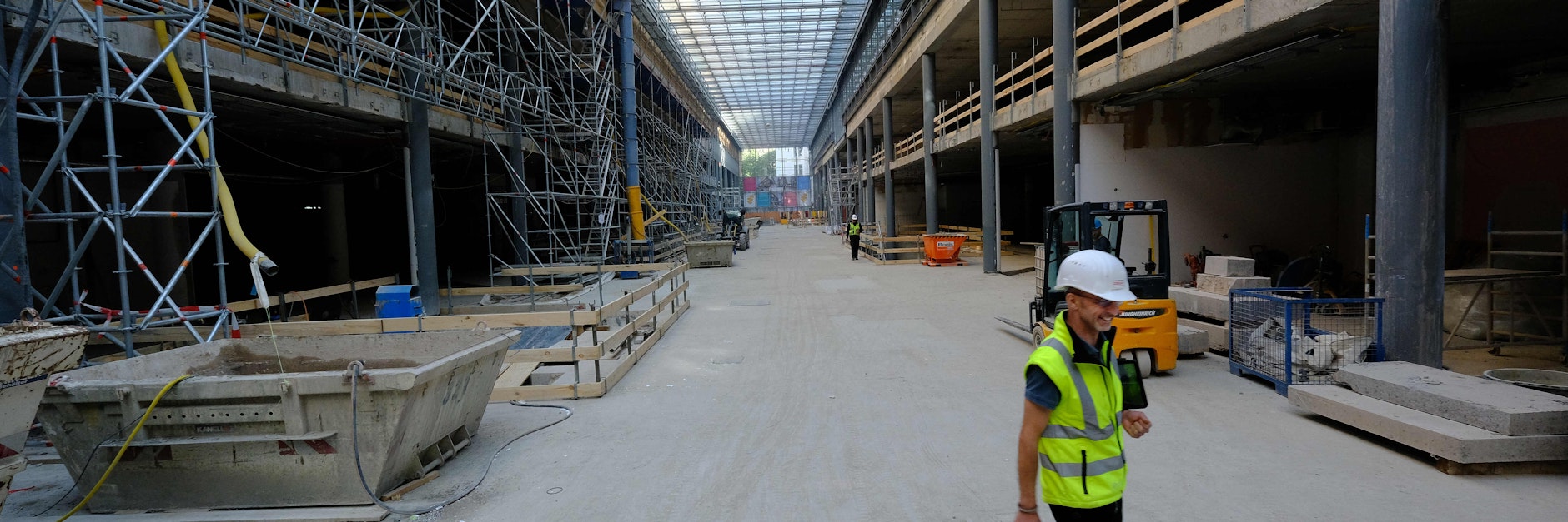 Das Innere der Potsdamer Platz Arkaden. Hier soll 2022 ein moderner Marktplatz entstehen. Die Bauarbeiten liegen gut im Zeitplan.<br>