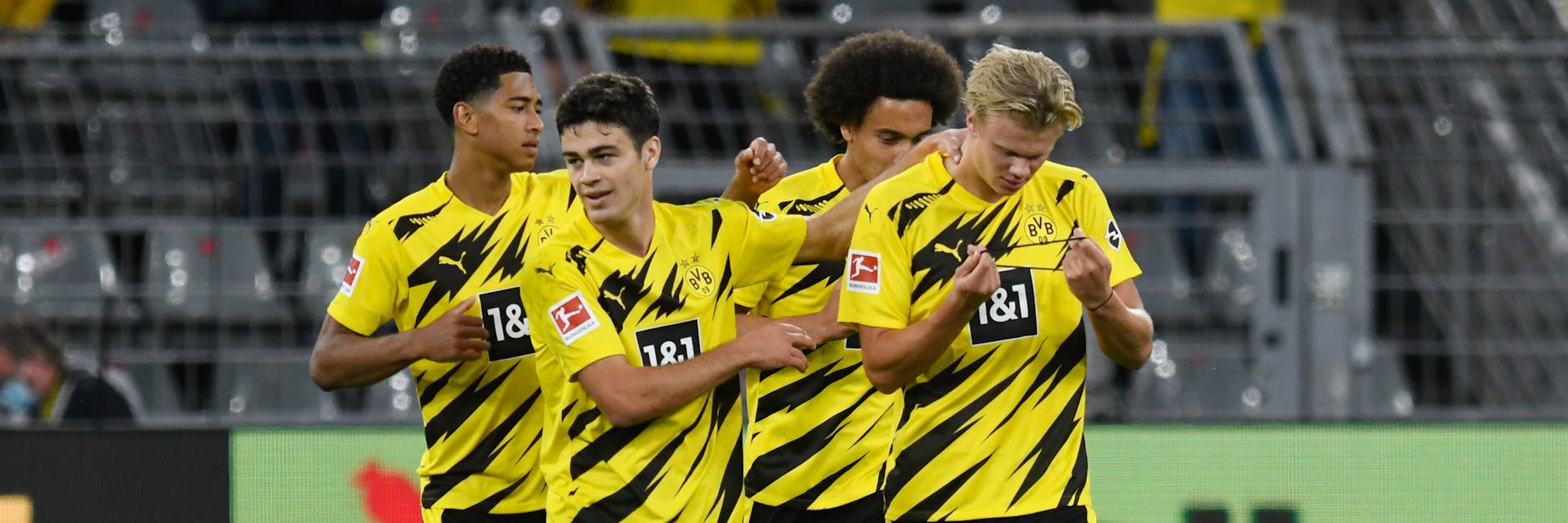 Gedämpfter Jubel: Dortmund feiert ein Tor von Erling Haaland.