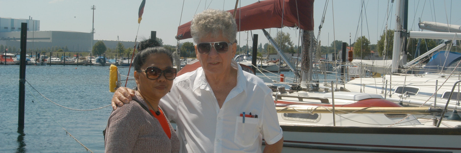 Erma und Harry Jeske im Yachthafen Wismar.
