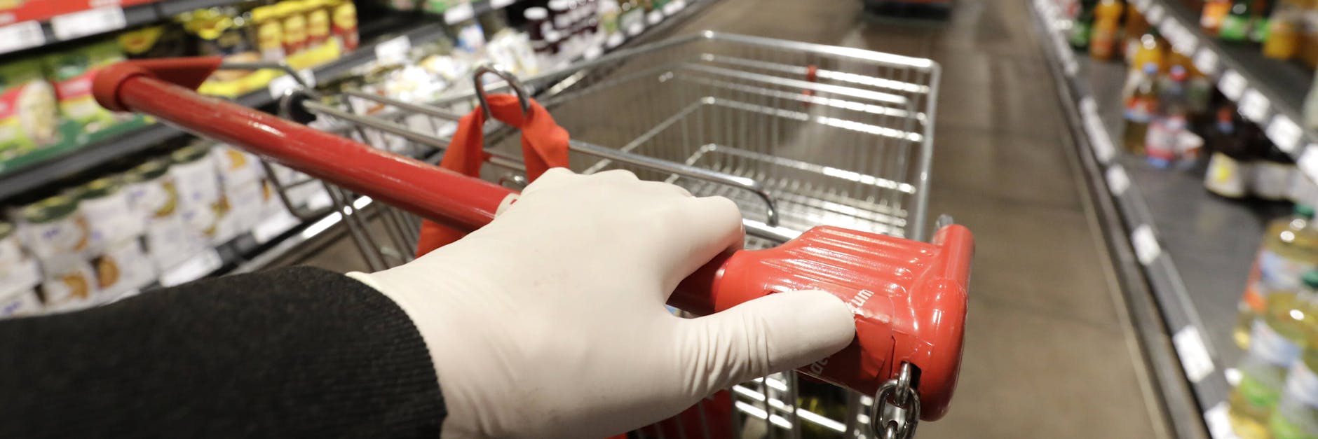 Viele Regeln gilt es im Supermarkt zu beachten. Nicht alles ist erlaubt, auch wenn es viele Kunden machen.