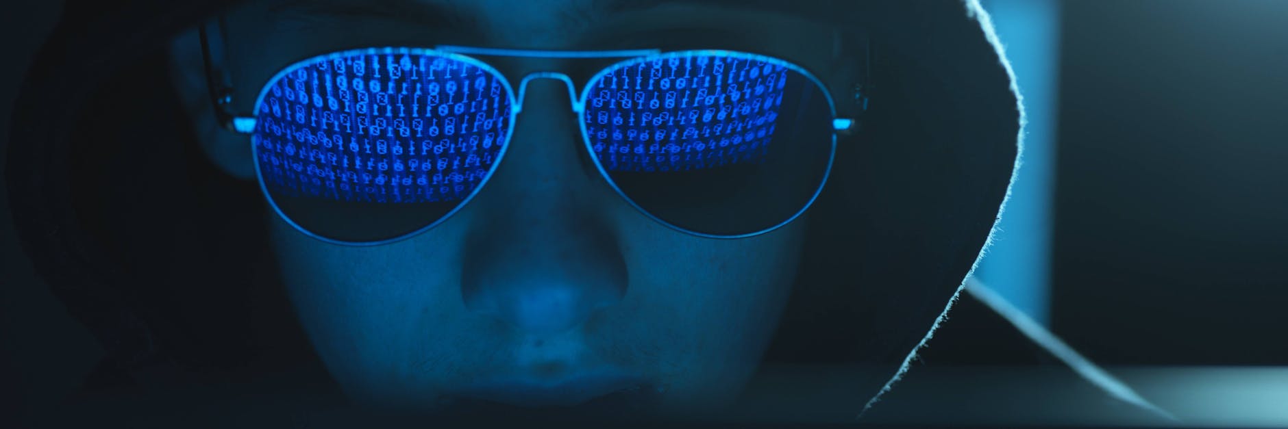 Die Webseiten von großen Unternehmen nutzen Hacker, um Schadprogramme auf privaten Rechnern zu platzieren.