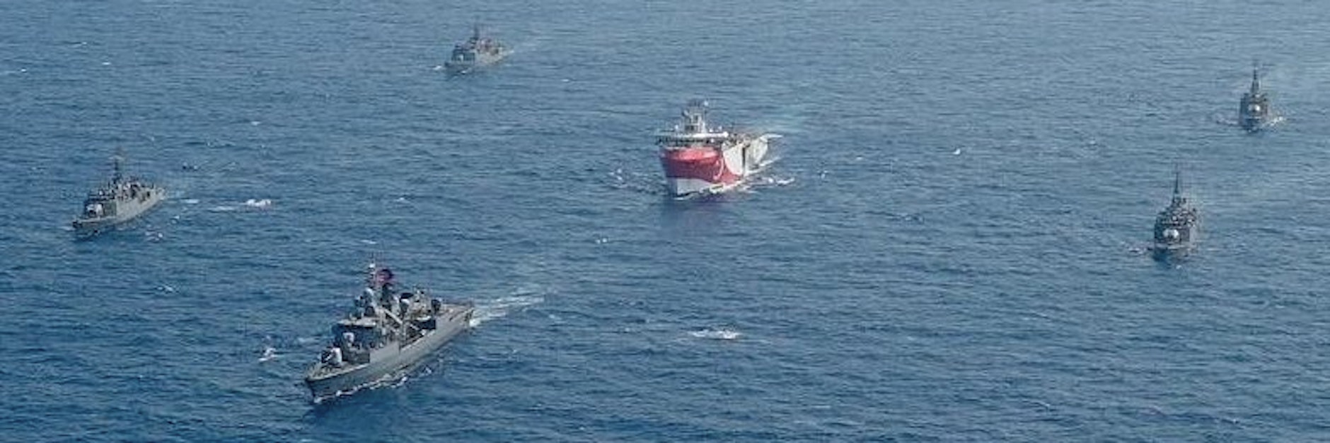 Begleitet von Kriegsschiffen lief das türkische Forschungsschiff „Oruc Reis“ am 10. Oktober in das umstrittene Seegebiet aus.