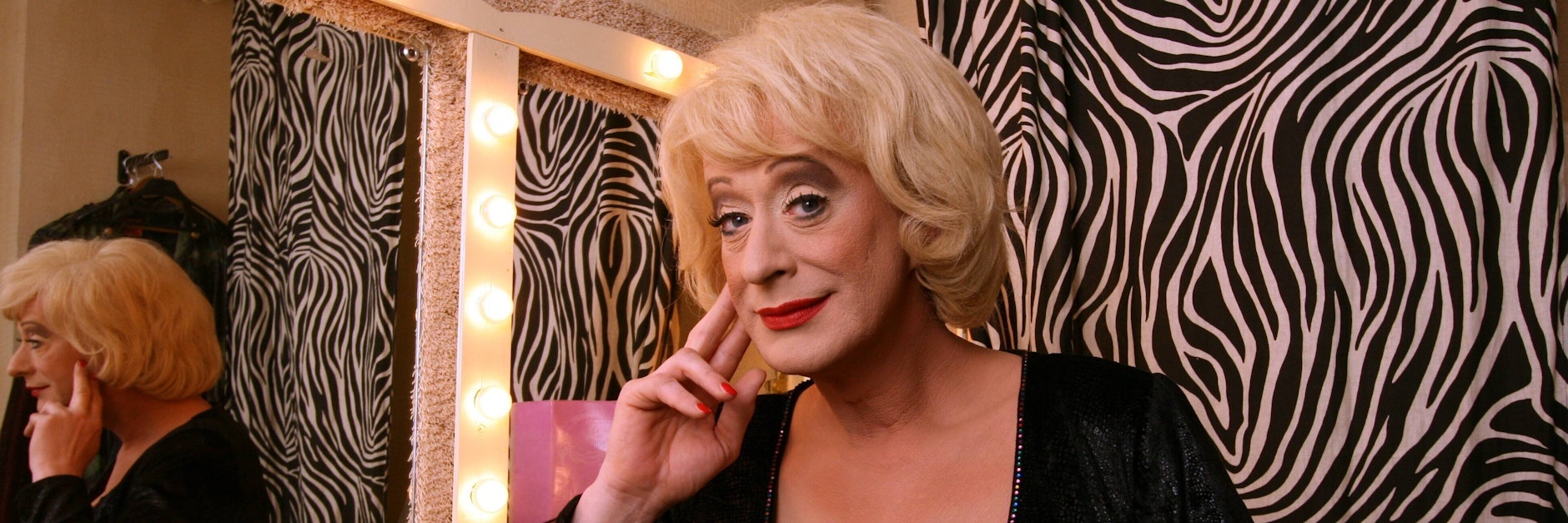 Die Travestiekünstlerin Lilo Wanders heißt mit bürgerlichem Namen Ernst-Johann Reinhardt