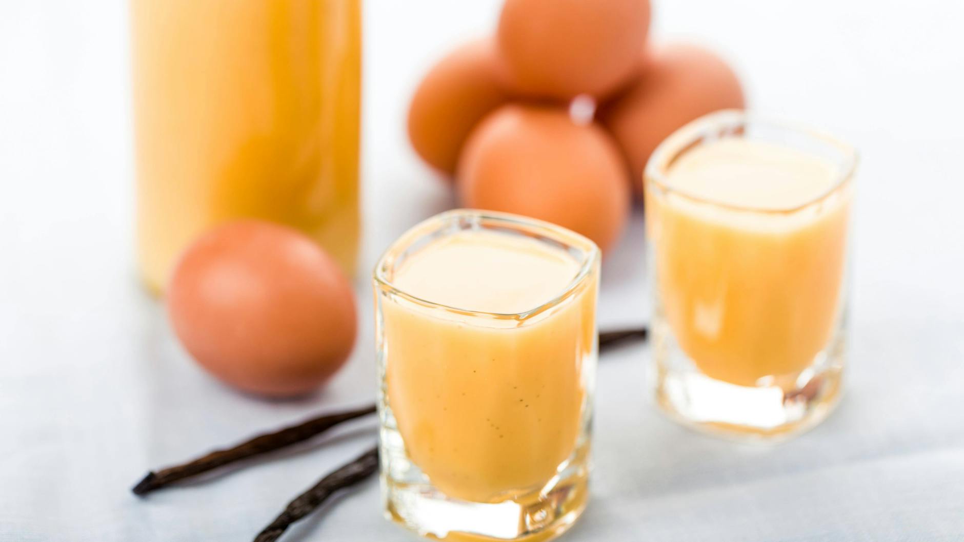 Lecker, aber nur für Erwachsene: Selbstgemachter Eierlikör.