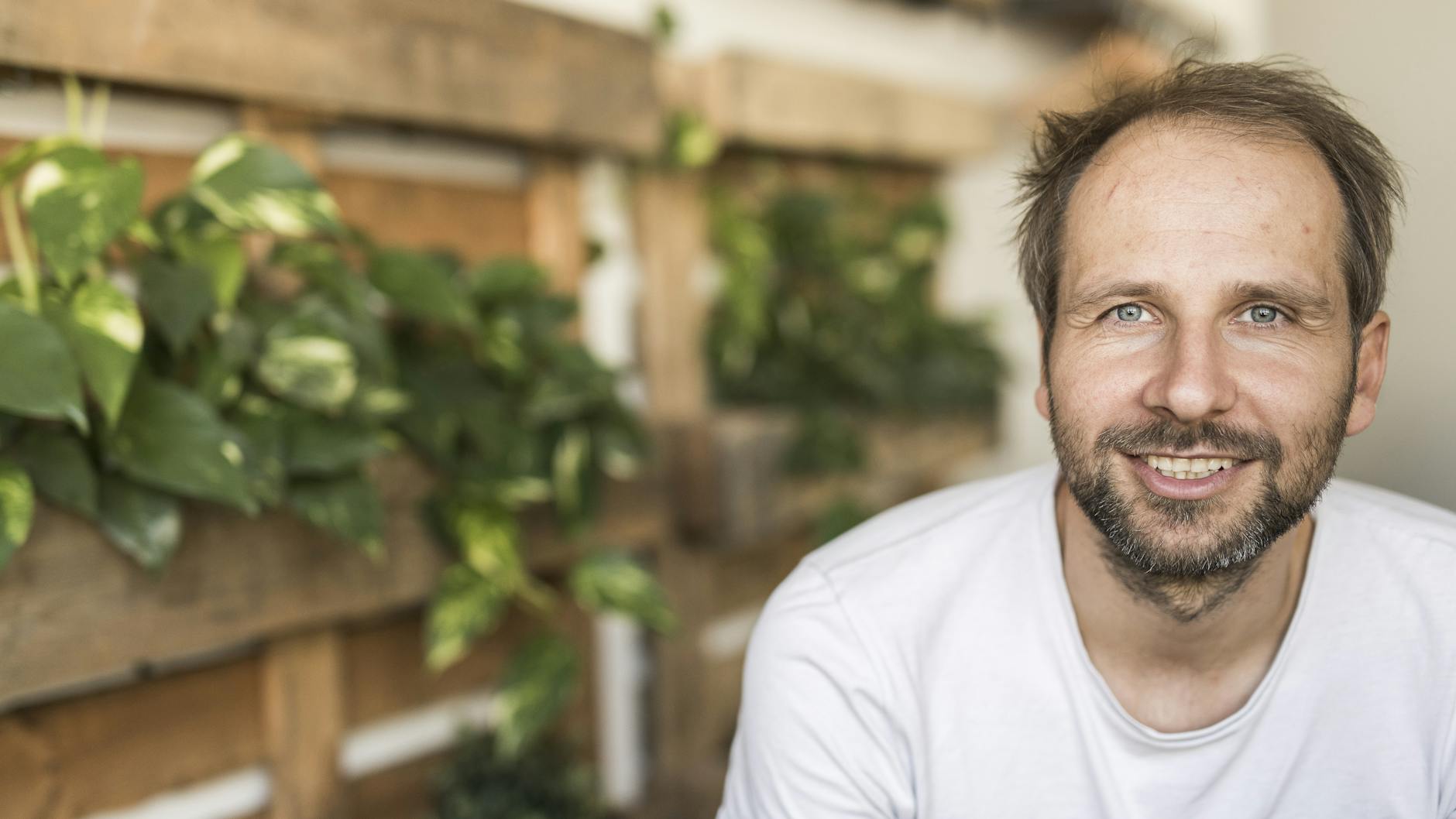 Christian Kroll hat die grüne Suchmaschine Ecosia entwickelt.<br><br>Foto: Carsten Koall <br><br>