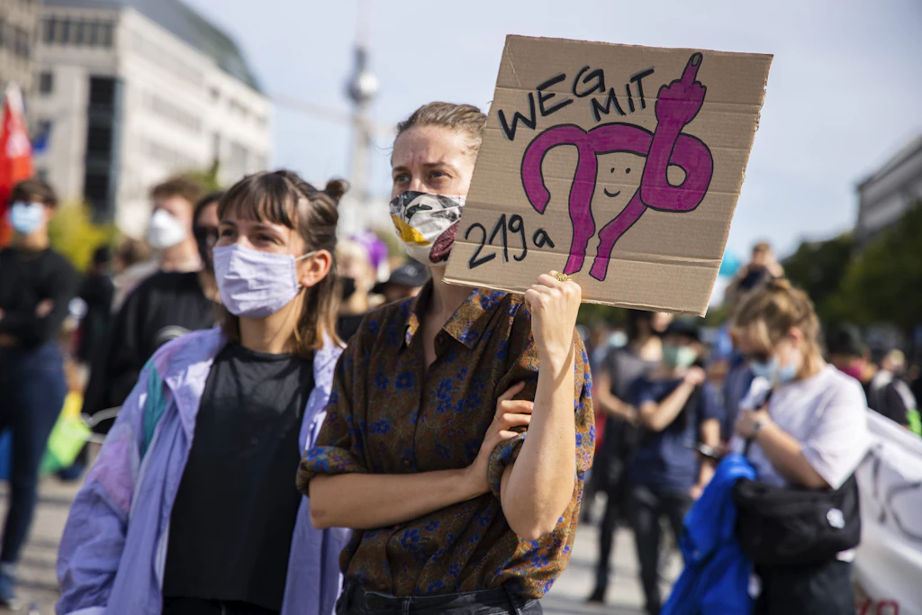 Schwangerschaftsabbrüche: „Frauen werden nicht wie normale Patienten behandelt“