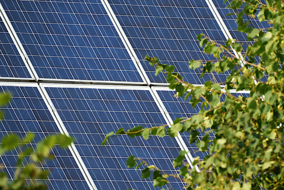 Auch Mieter können sich Solaranlagen auf Terrassen und Balkonen installieren lassen – wenn sie die bürokratischen Hürden überwinden.