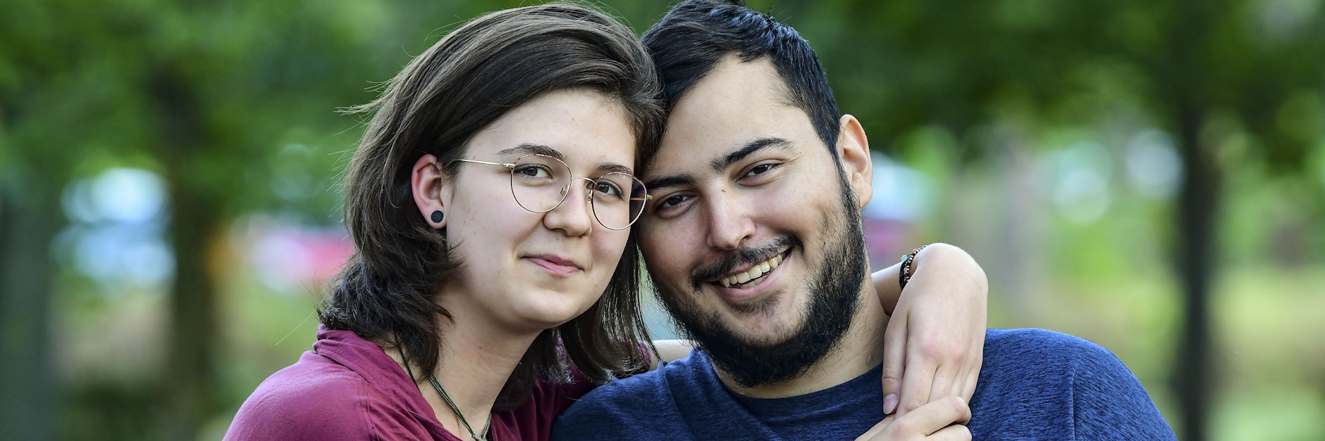 Yasin und seine Freundin Jessica auf dem Benjamin Franklin-Campus in Steglitz. Sie unterstützt ihm bei seinem schweren Kampf ums Überleben.
