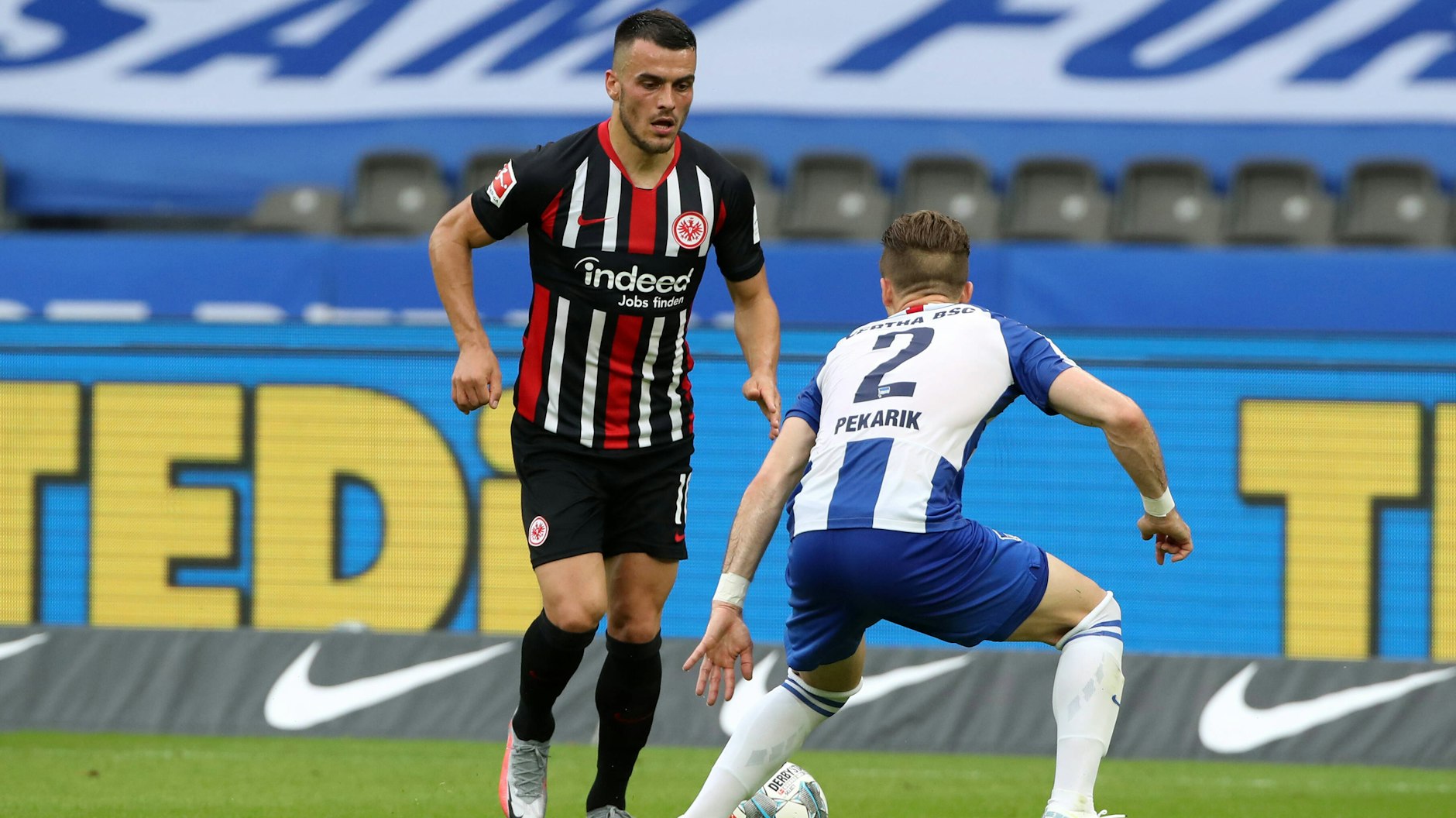 Vor drei Monaten hielt Herthas Peter Pekarik Frankfurts Filip Kostic in Schach, konnte das 1:4 aber nicht verhindern.&nbsp;
