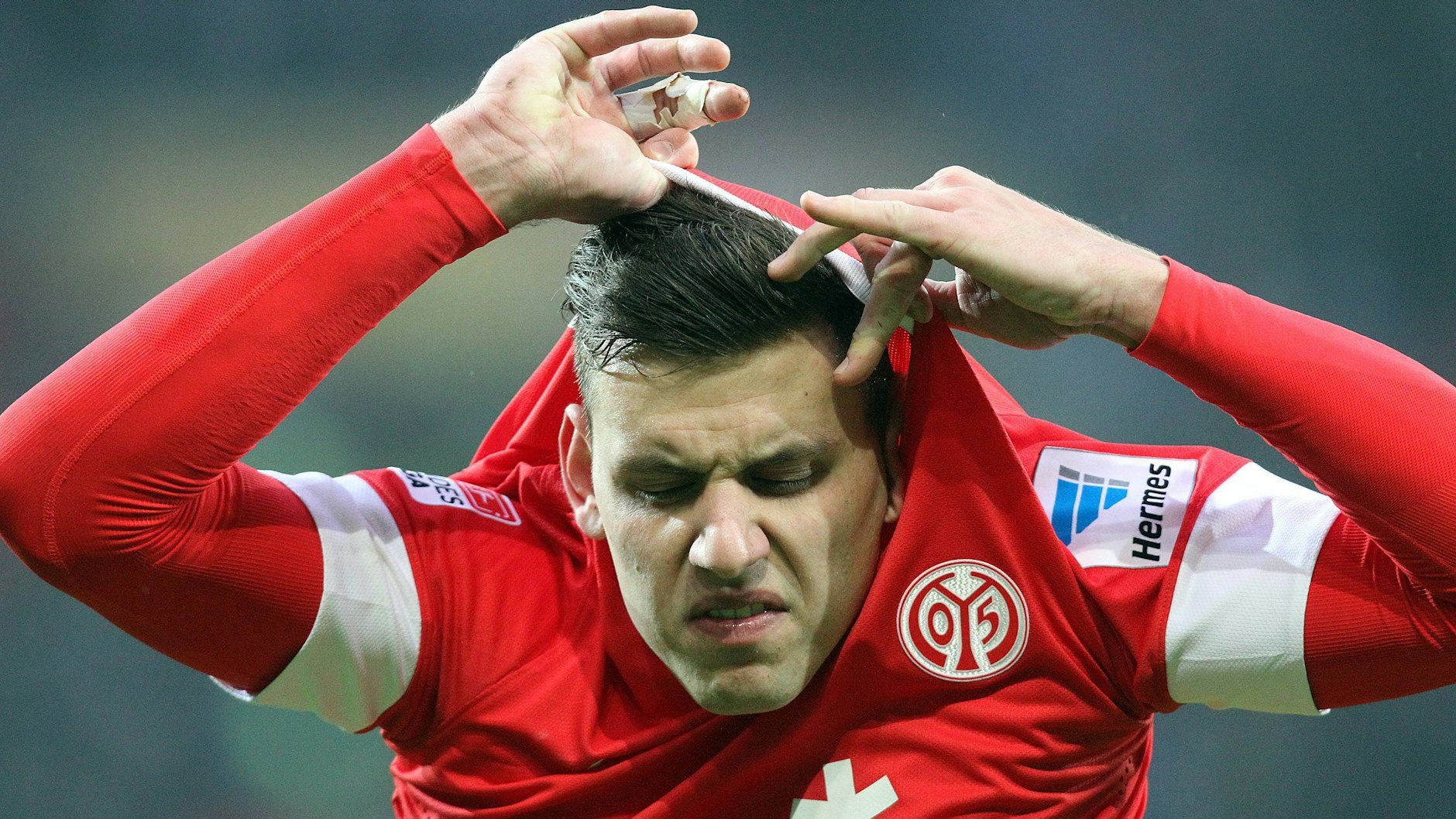 Adam Szalai erfährt die Solidarität seiner Teamkollegen von Mainz 05.