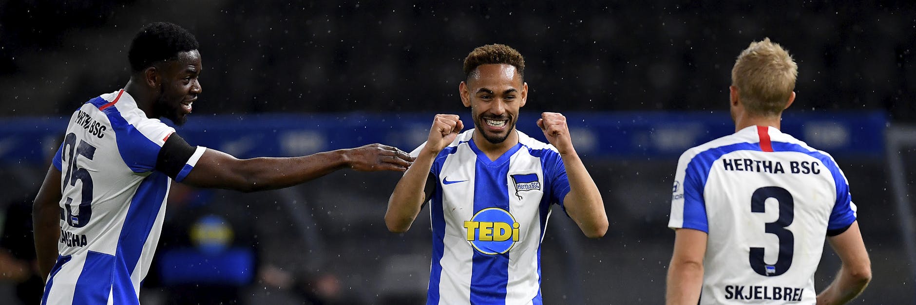 Herthas Cunha (M.)kann jubeln. Er spielt in zwei Wochen für Brasilien.
