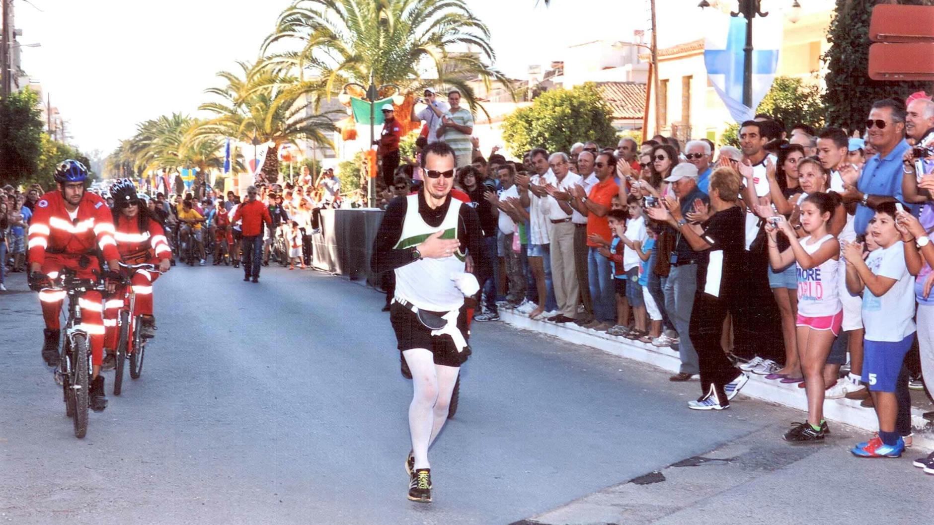 Ein großer Moment: 2012 gewann Stefan Thoms den Spartathlon, den Ultralauf über 245,3 Kilometer von Athen nach Sparta.<br>