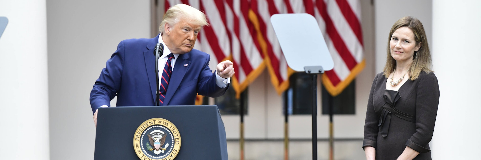 US-Präsident Donald Trump stellte im Rosengarten des Weißen Hauses Amy Barrett als Kandidatin für das US-Verfassungsgericht vor.