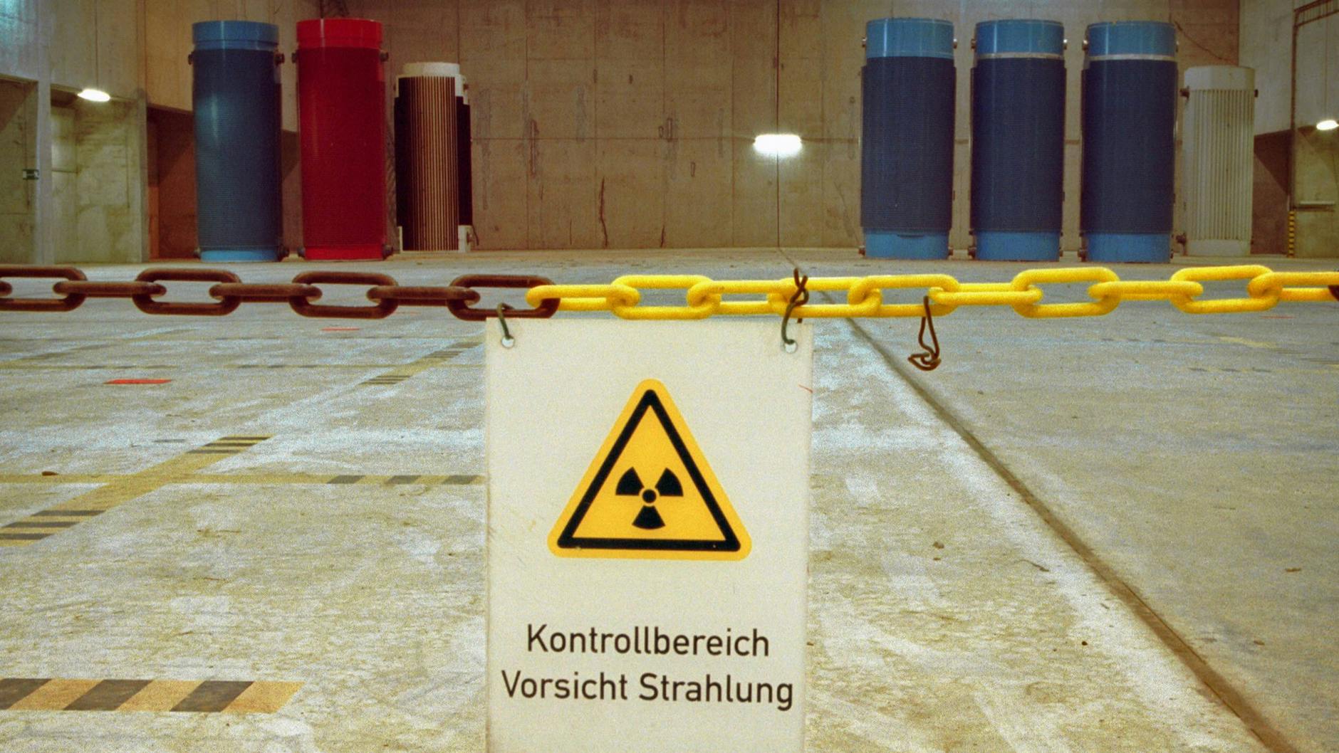 Castorbehälter und Brennelemente im Zwischenlager in Gorleben.