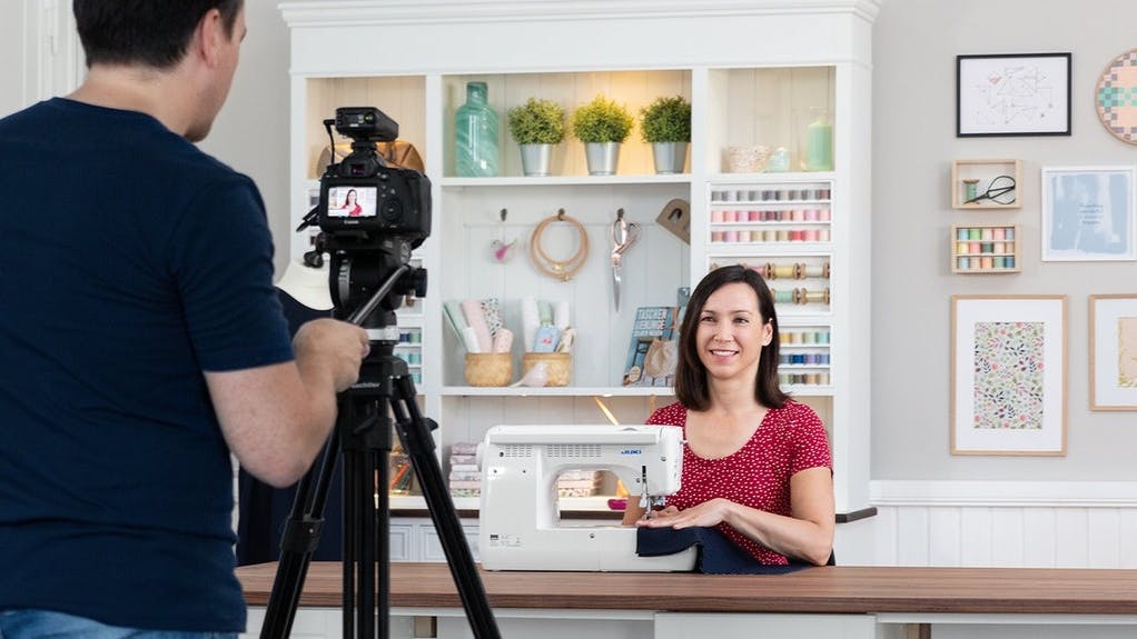 Der Blog pattydoo ist bekannt für seine anfängerfreundlichen Nähanleitungen, die als Videos viele Tausend Nutzer begeistern.