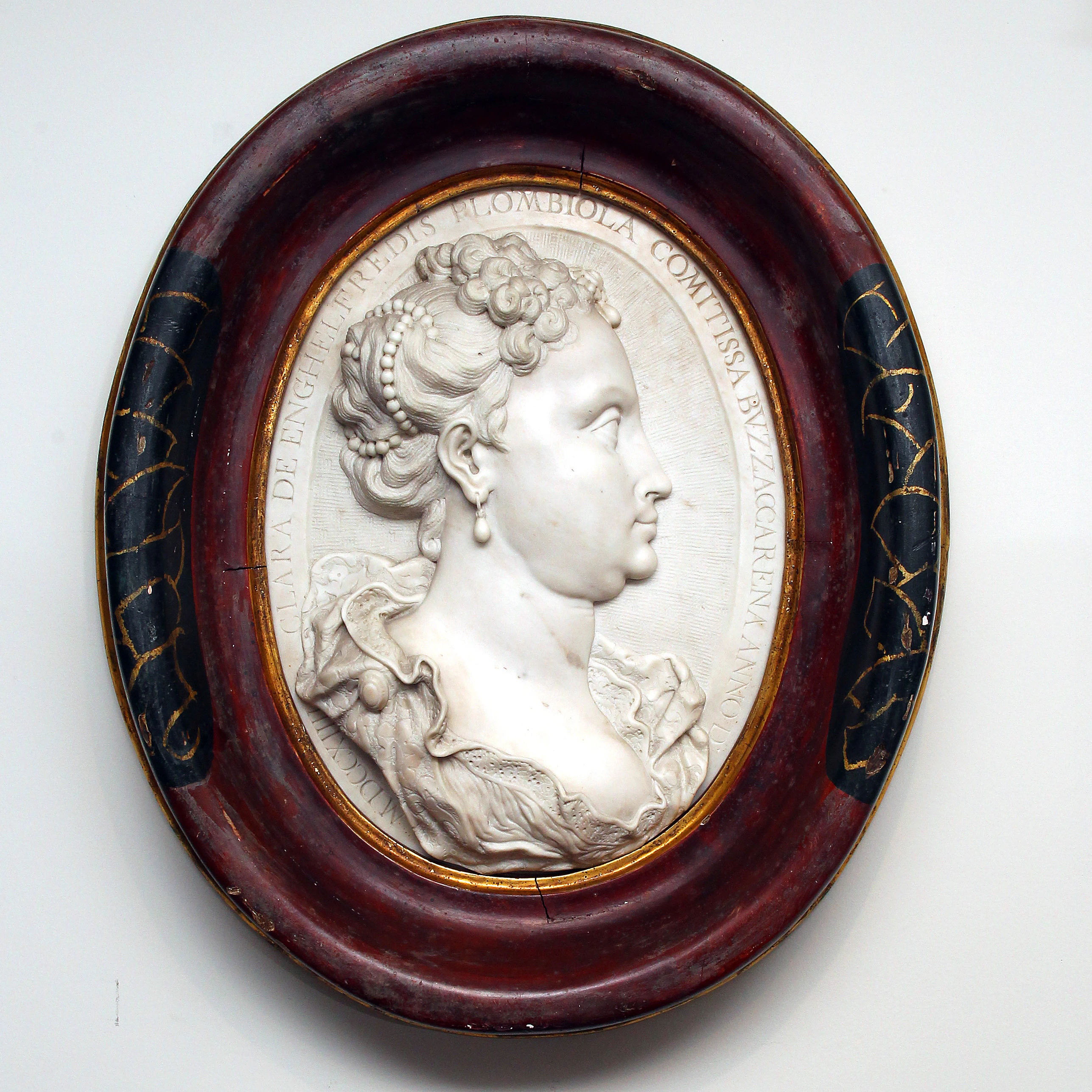 Dieses Marmorrelief des venezianischen Bildhauers Giovanni Bonazza, datiert auf das Jahr 1714, ist für 45.000 Euro zu haben.