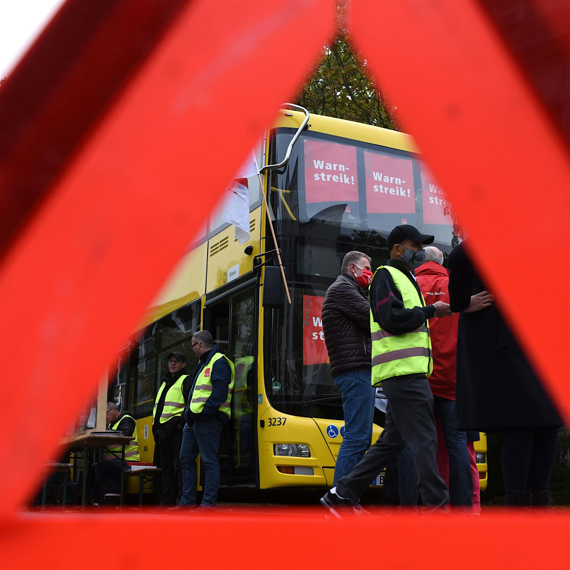 Streikende erhalten Unterstützung durch Klima-Aktivisten