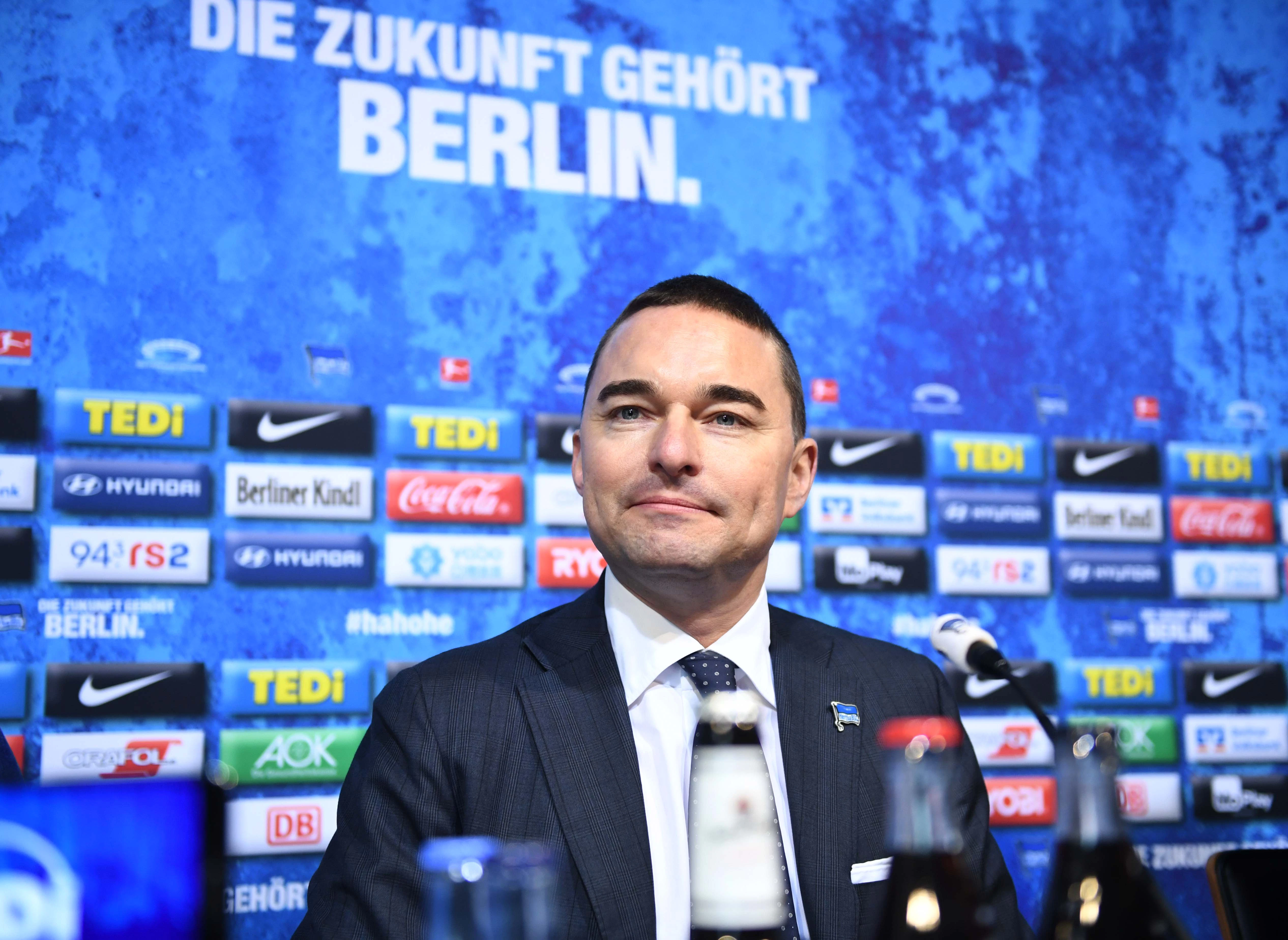 Tesla Und Amazon Winken Ab Hertha Hat Neuen Hauptsponsor An Der Angel Tesla Und Amazon Winken Ab Hertha Hat Neuen Hauptsponsor An Der Angel