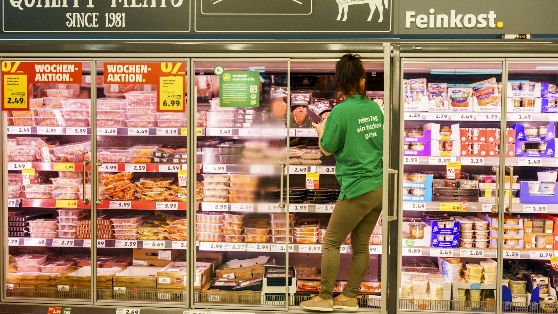 Posh English signs! Worthy every penny, surely.