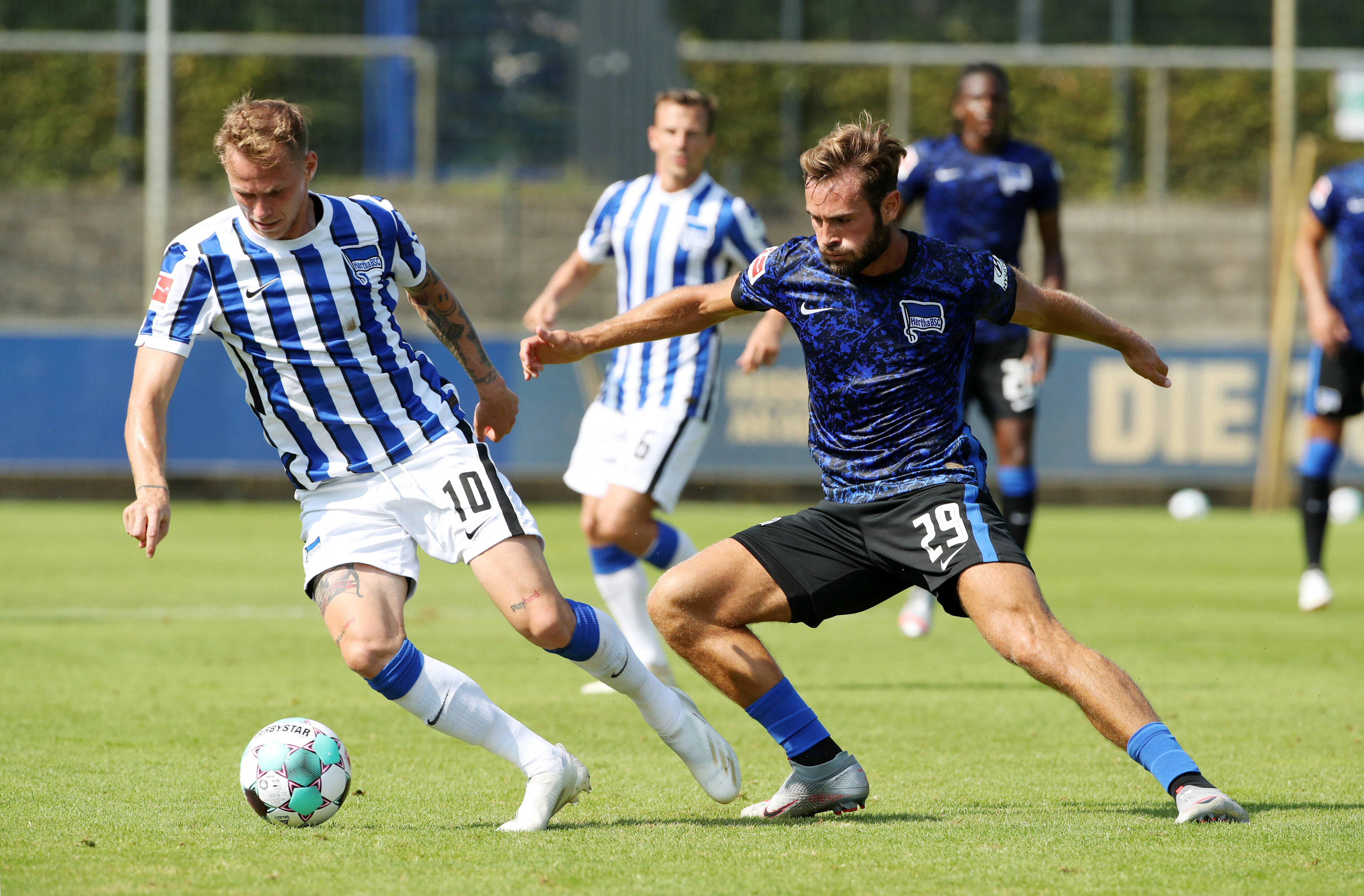 Tesla Und Amazon Winken Ab Hertha Hat Neuen Hauptsponsor An Der Angel Tesla Und Amazon Winken Ab Hertha Hat Neuen Hauptsponsor An Der Angel