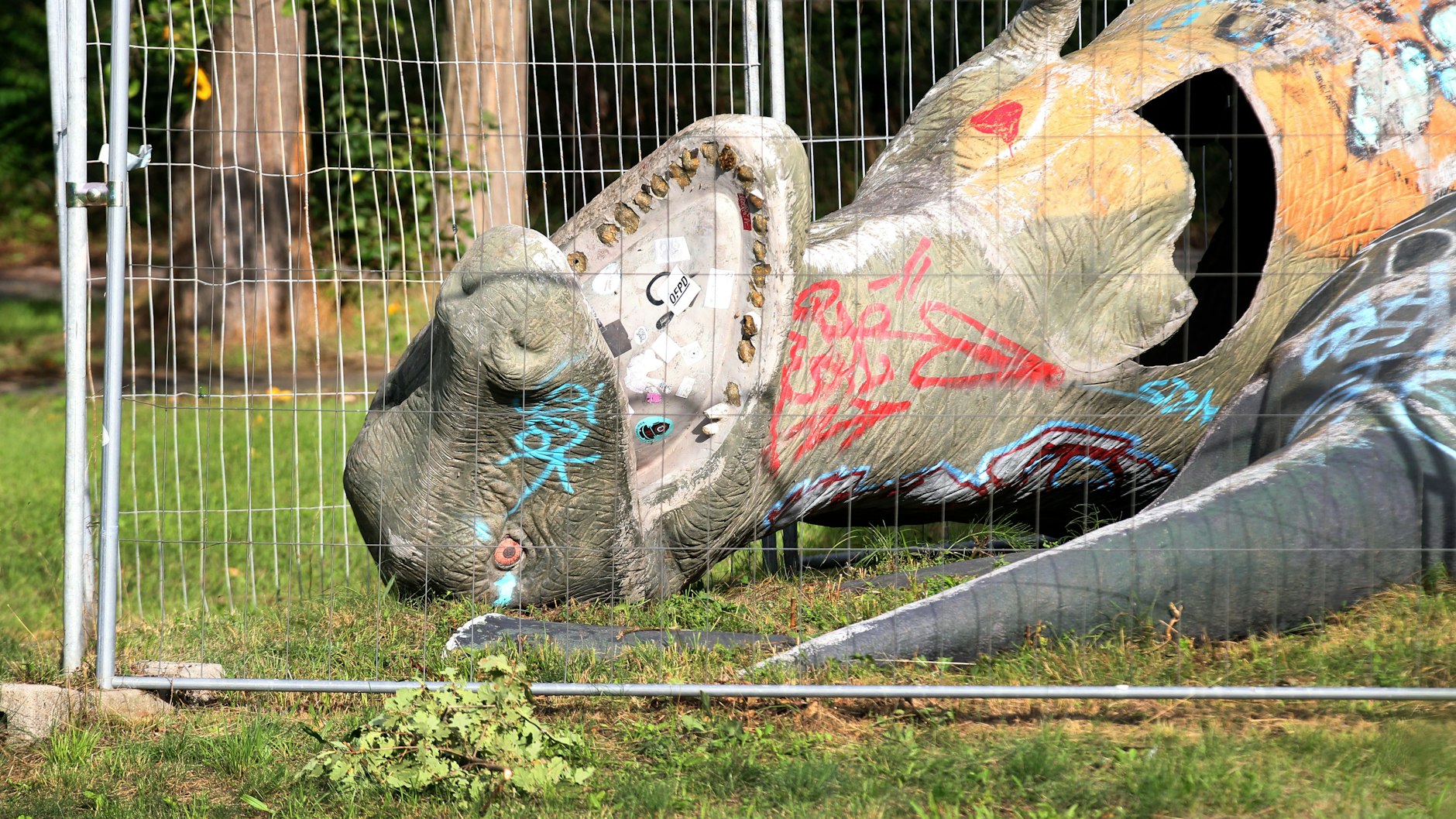Noch verfallen die ehemaligen Attraktionen, doch die Grün Berlin GmbH will aus dem Gelände einen Kunst- und Kulturpark machen.