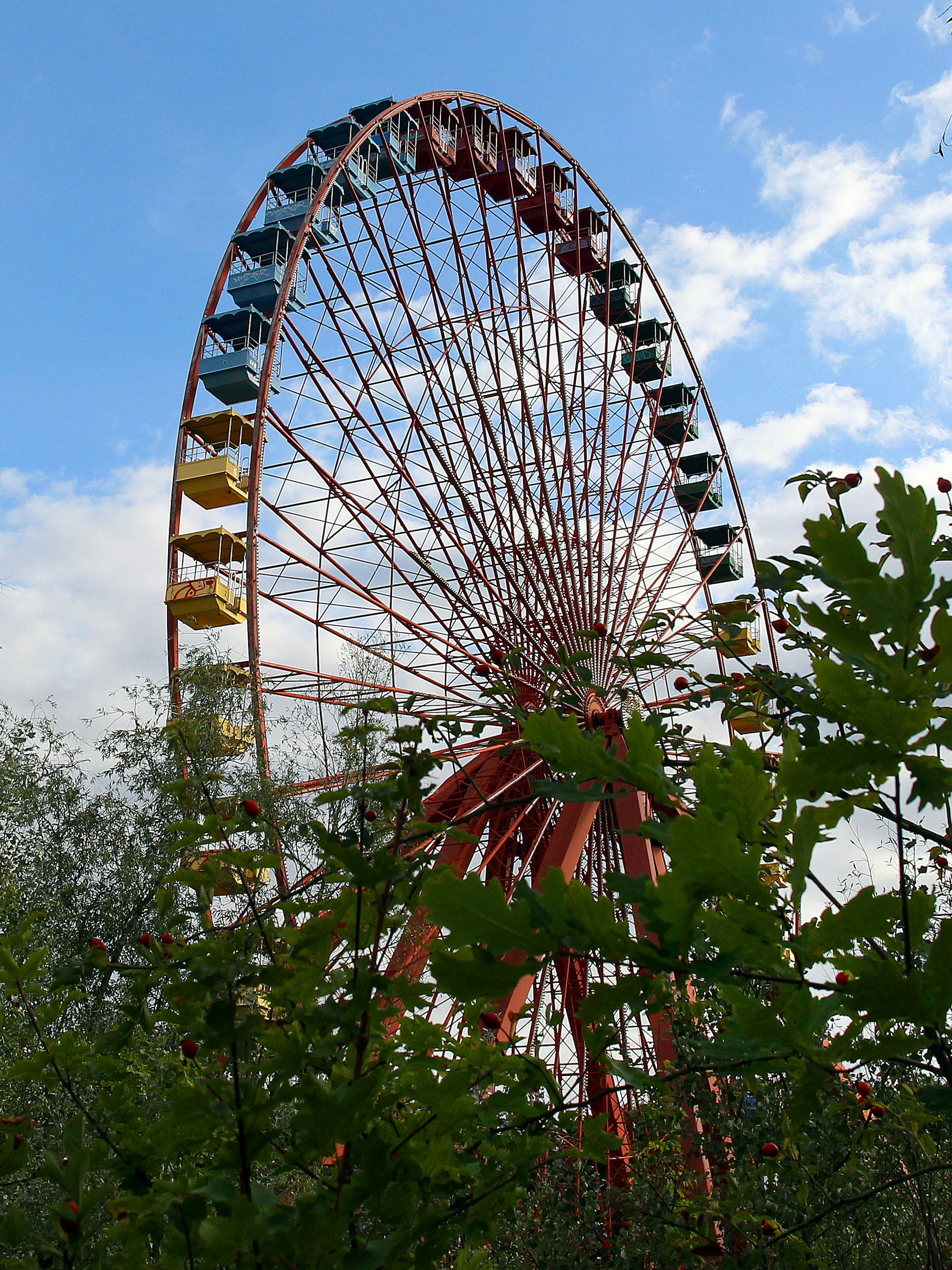 Das Riesenrad steht noch heute im Park, soll Anfang des Jahres abgebaut und saniert werden.