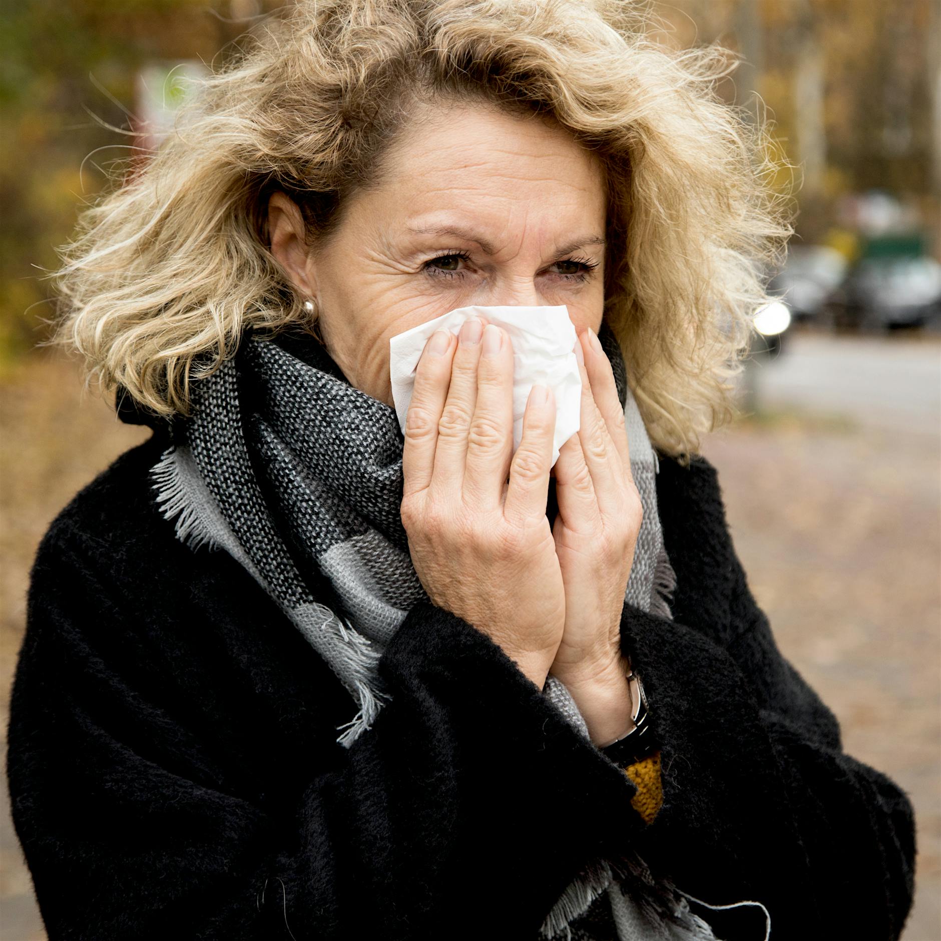 Schnupfen, Husten, Heiserkeit: Das hilft bei Erkältungen