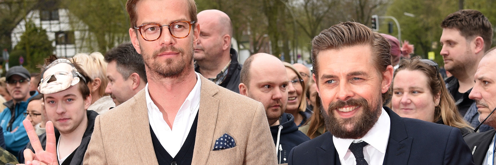 Klaas Heufer-Umlauf (r.) und Joko Winterscheidt kommen zur Verleihung der 54. Grimme-Preise in Marl (NRW).