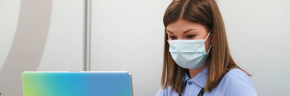 Ab kommenden Samstag gilt in Berlin in Büro- und Verwaltungsgebäuden eine Maskenpflicht.