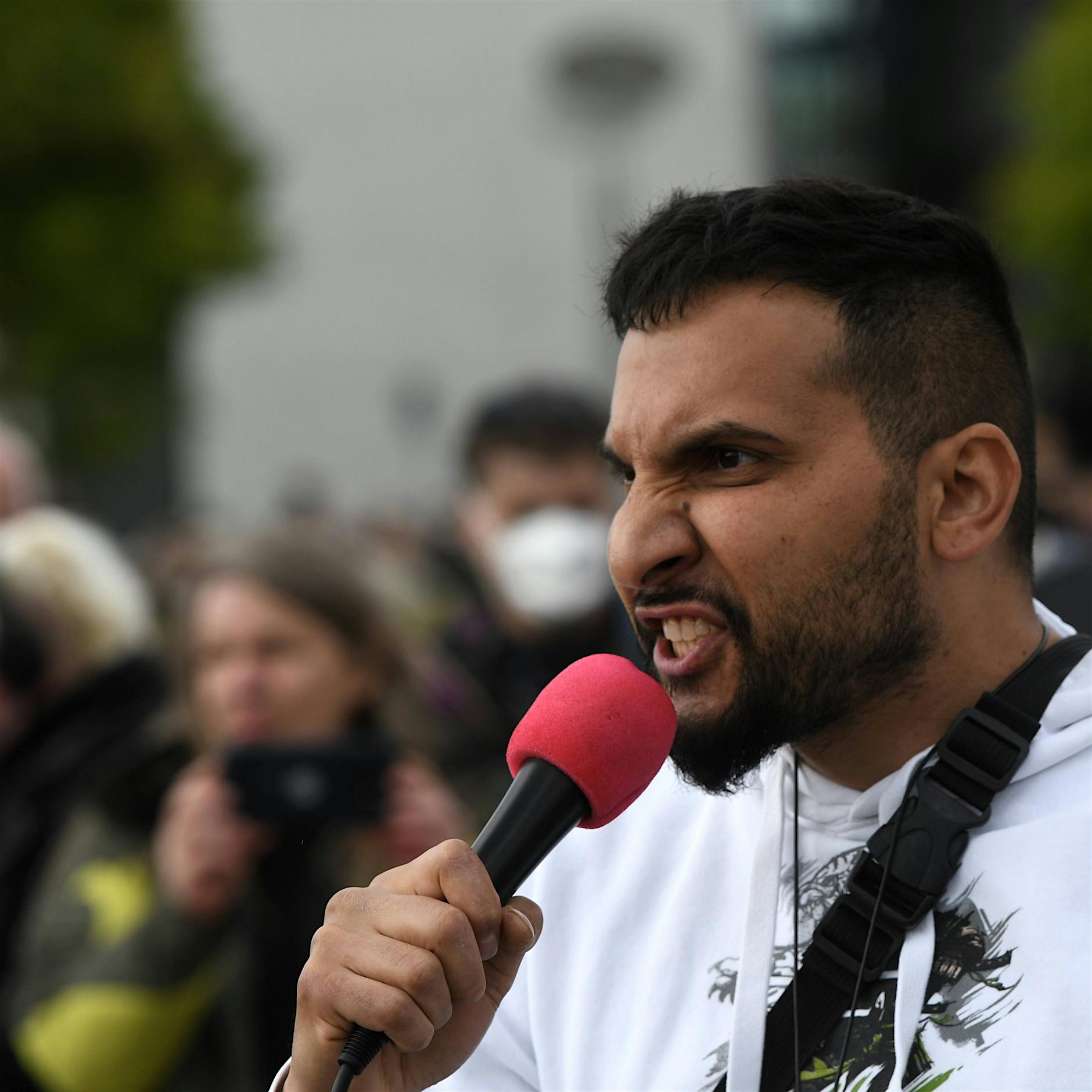 Attila Hildmann von zwei Männern niedergeschlagen