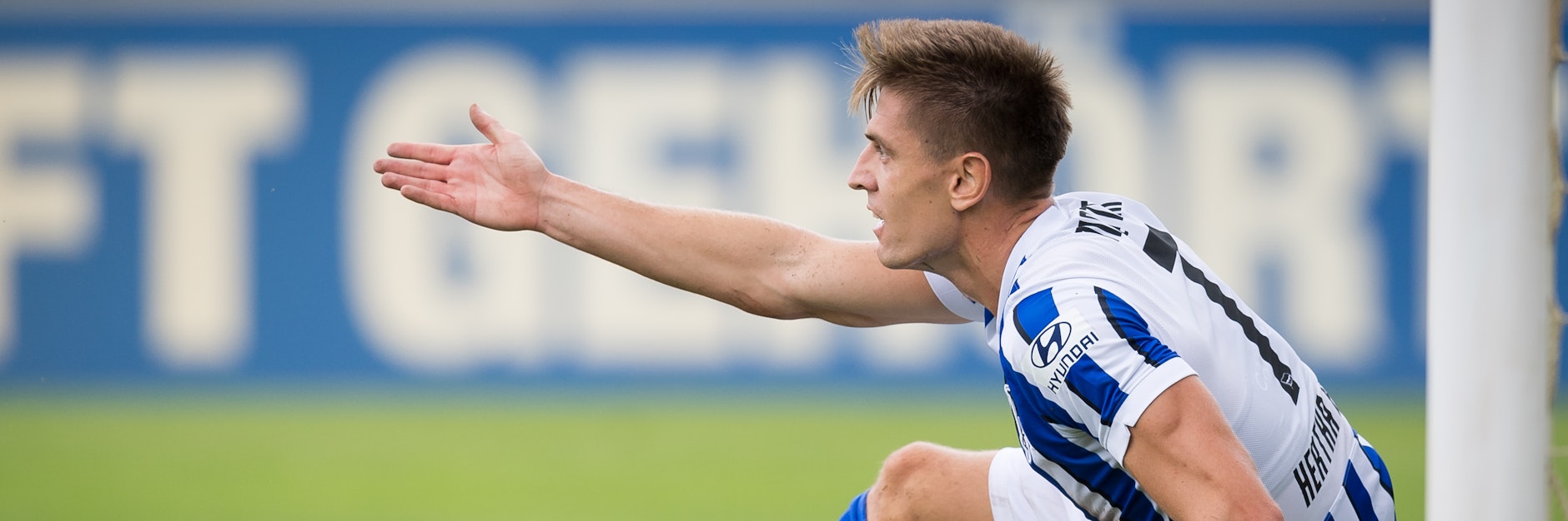 Es hilft alles nichts: Stürmer Kris Piatek muss in Quarantäne, wird Hertha am Freitag in Braunschweig nicht helfen können.