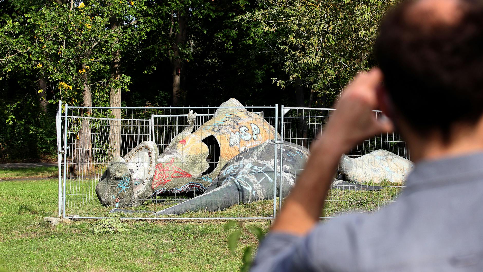 Gute Nachricht für Spreepark-Fans: Die alten Dinos kehren zurück.