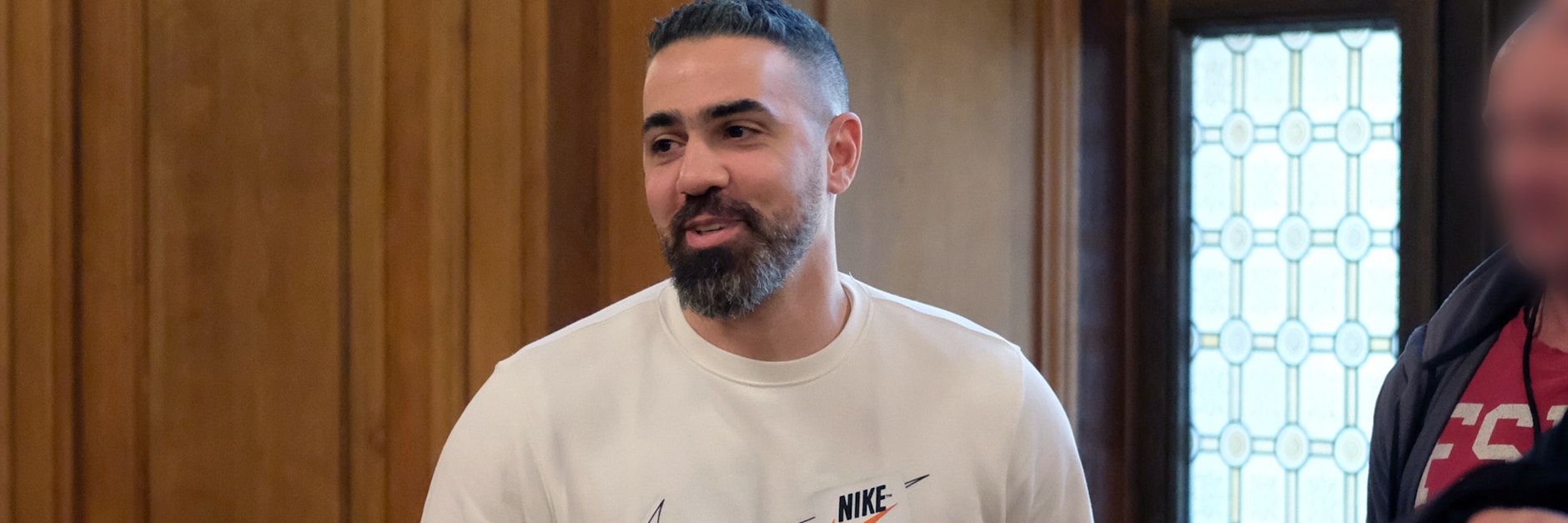 Bushido, Rapper und Musikproduzent, kommt in&nbsp;Begleitung von Personenschützern der Polizei in einem Saal des Bundesverwaltungsgerichtes.&nbsp;