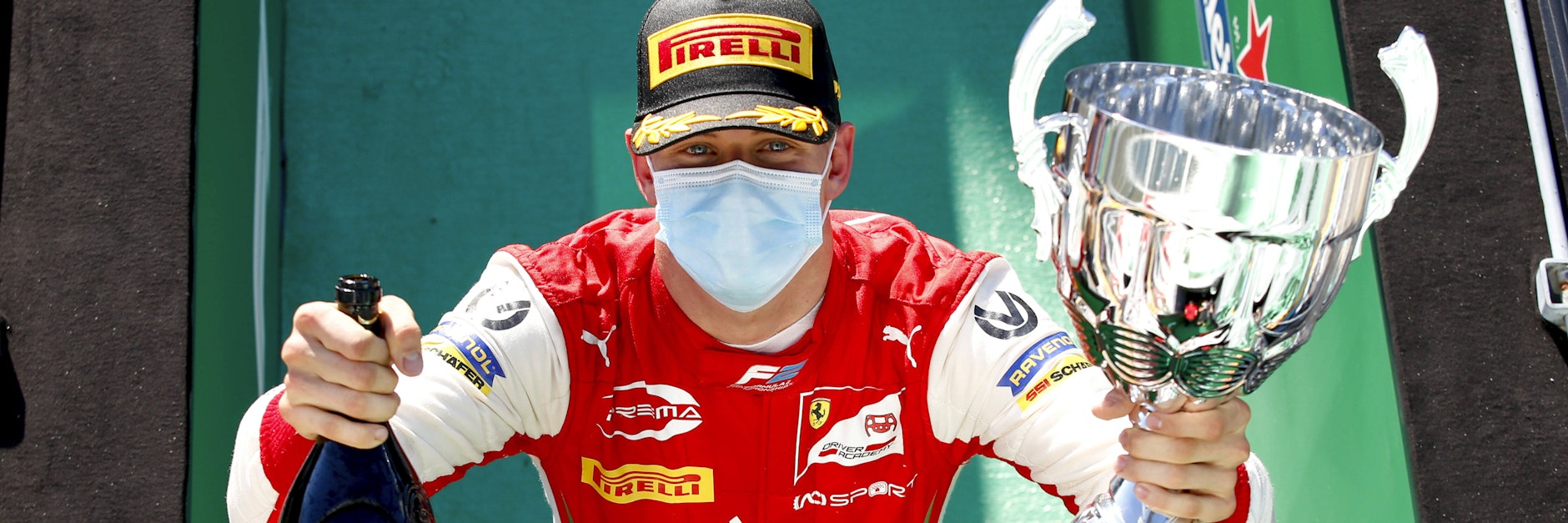 Mick Schumacher hat nach seinen jüngsten Erfolgen allen Grund zur Freude.