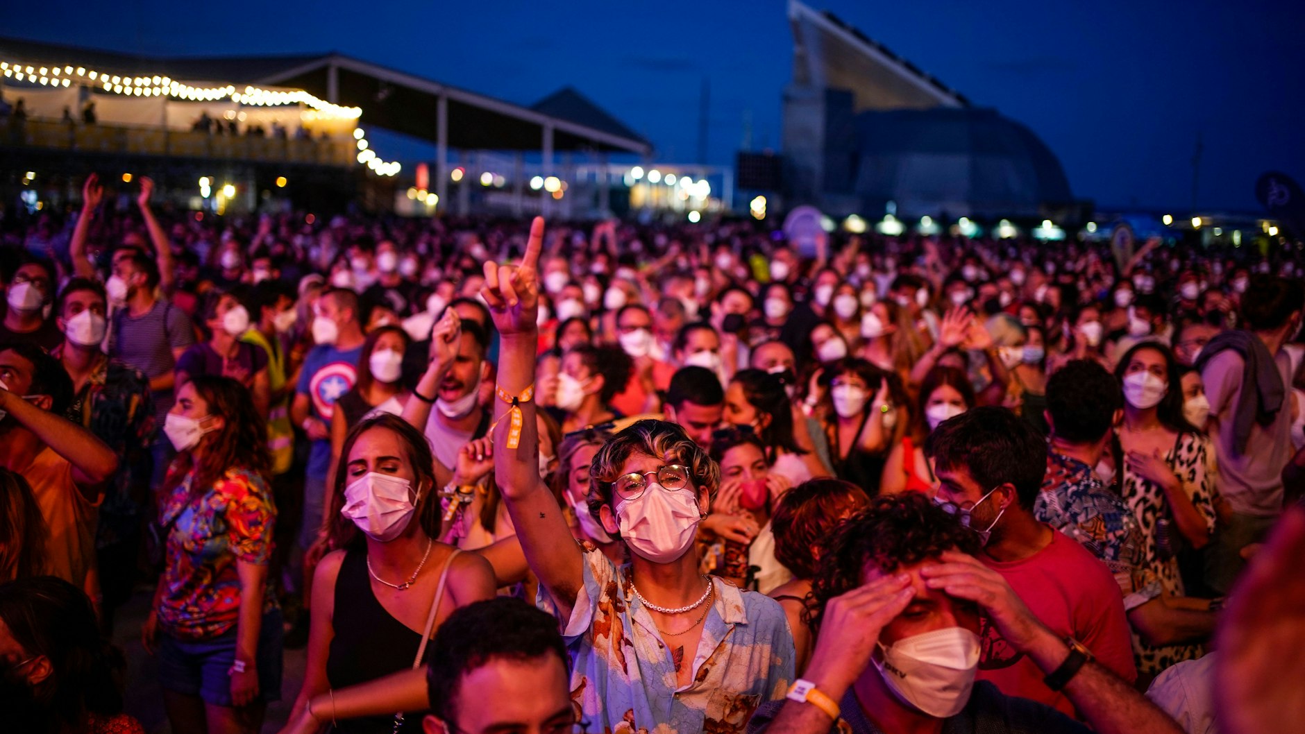 Trotz der stark steigenden Corona-Zahlen in Spanien haben Tausende das Cruilla-Festival in Barcelona besucht.