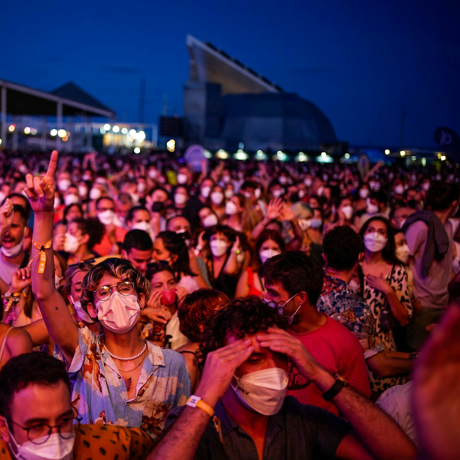 Trotz stark steigender Corona-Zahlen: Tausende feiern Festival in Barcelona