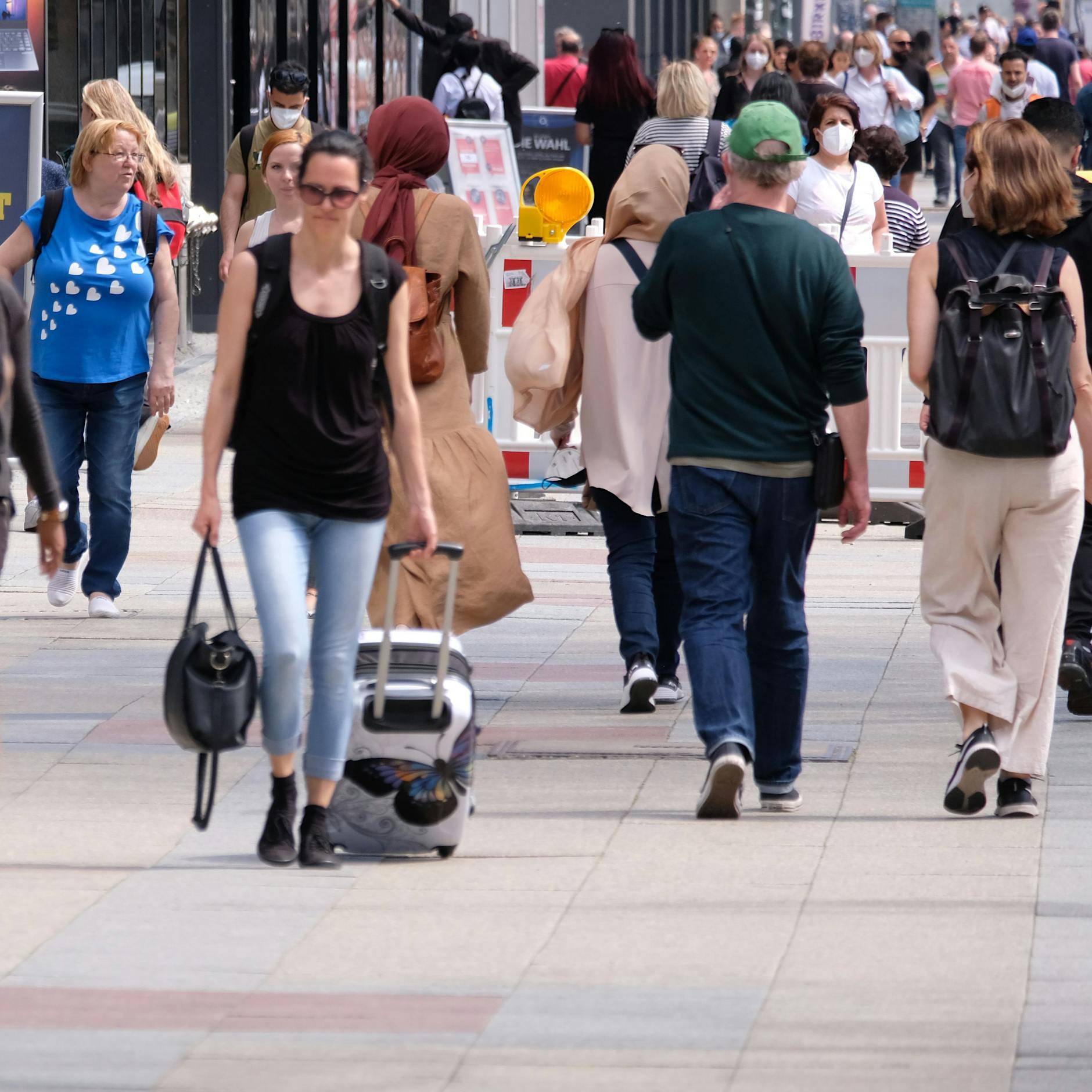 Corona-Ampeln springen in Berlin wieder auf Orange. Ursache: Die Delta-Virusvariante